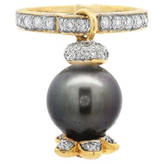 Bague à breloque perles de Tahiti avec motif de diamants en or jaune 18 carats