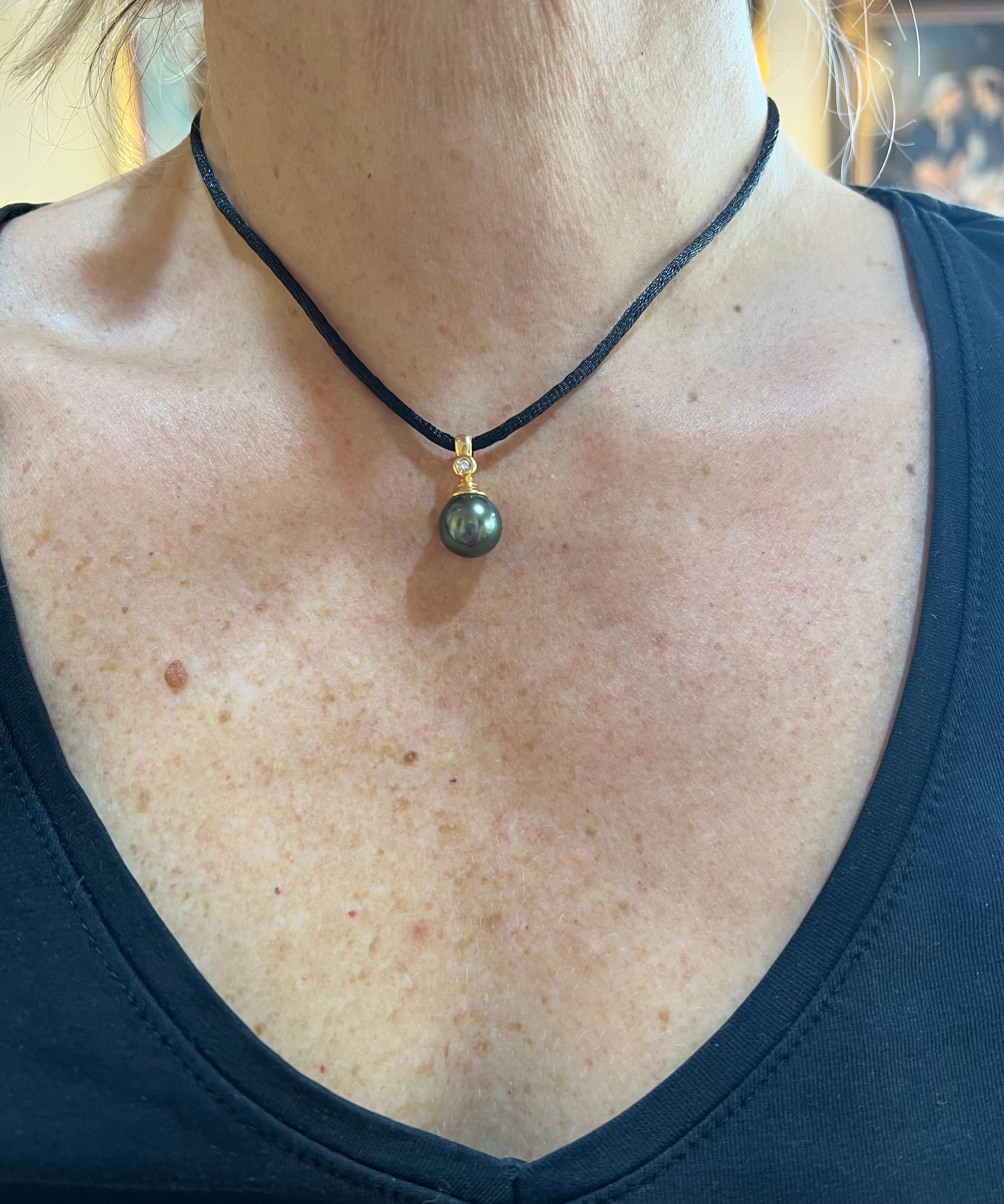 Tahiti-Perlen-Diamant-Anhänger aus 18 Karat Gelbgold (Moderne)