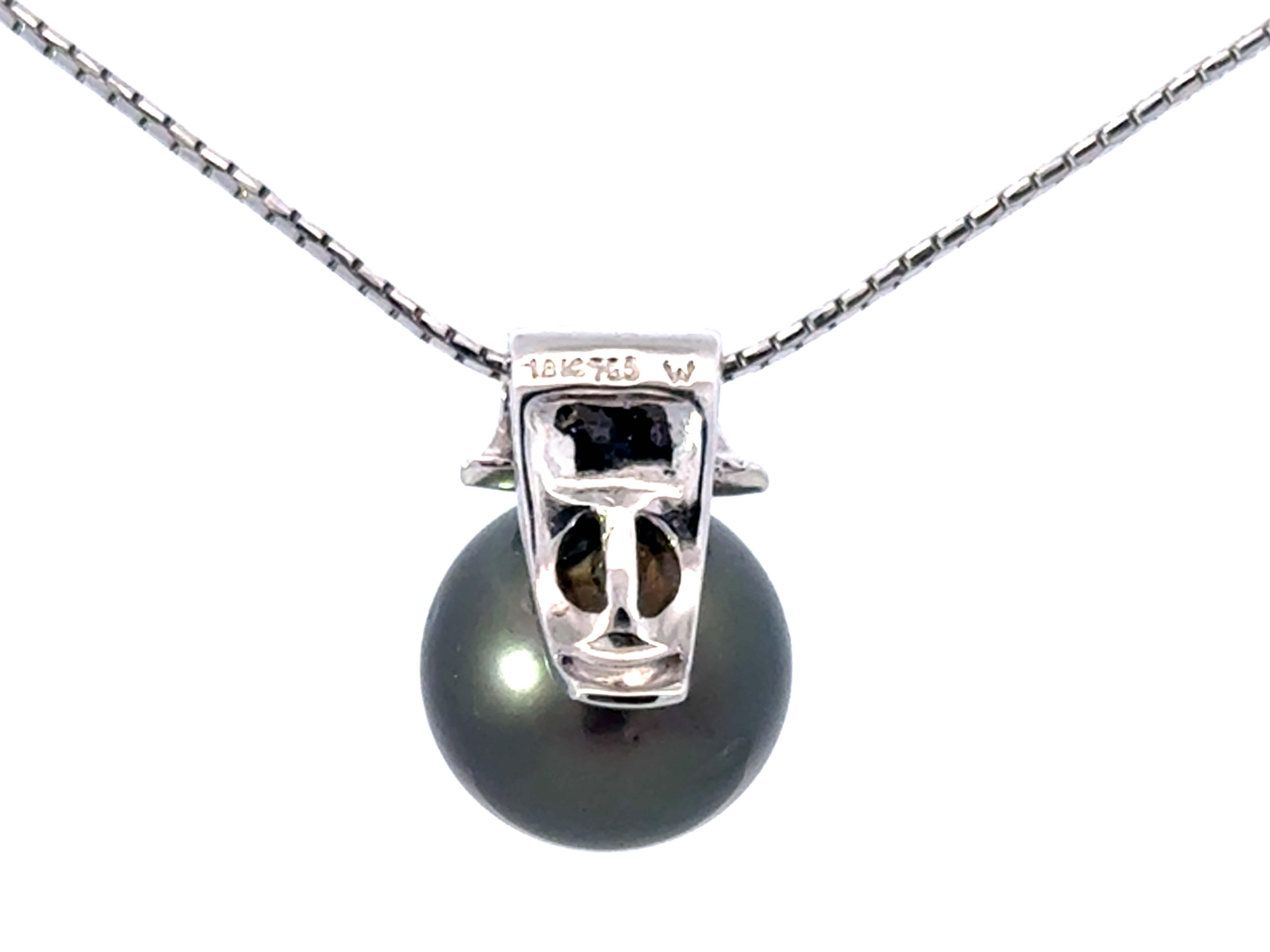 Donna Ciondolo con perla di Tahiti e diamante su una catena rotonda da 16
