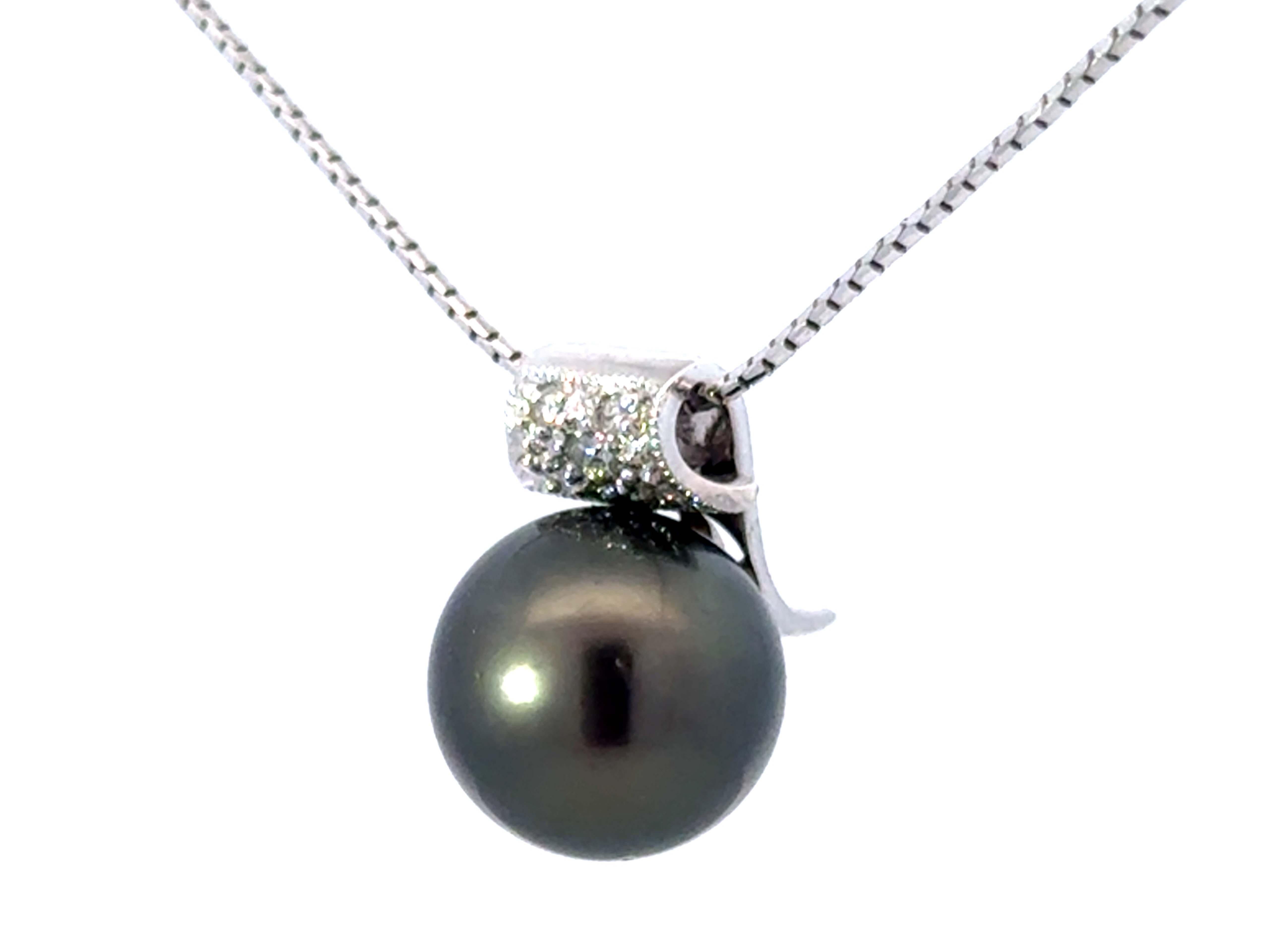 Ciondolo con perla di Tahiti e diamante su una catena rotonda da 16
