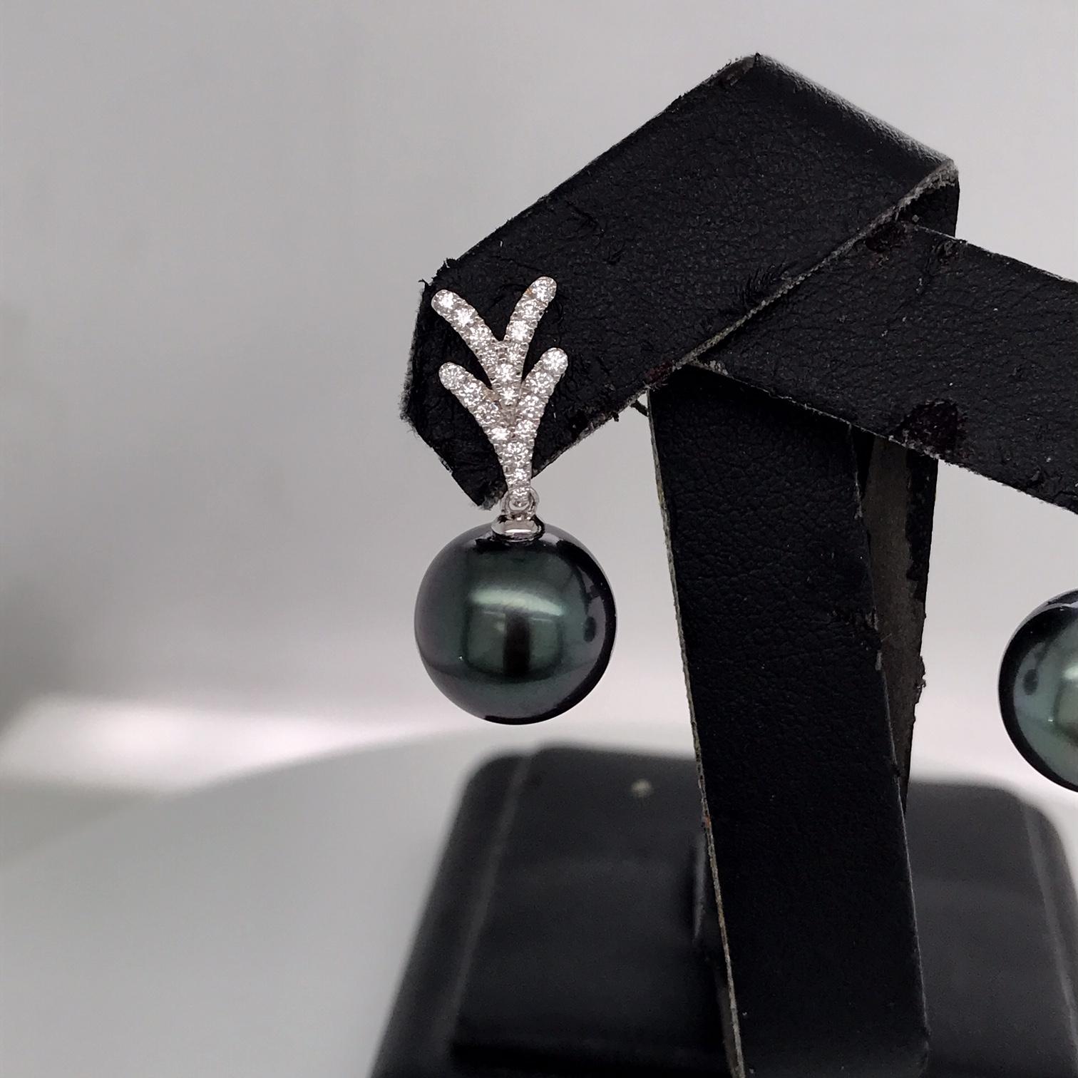 Women's Tahitian Pearl Diamond Drop Earrings 0.26 Carat 18 Karat White Gold For Sale