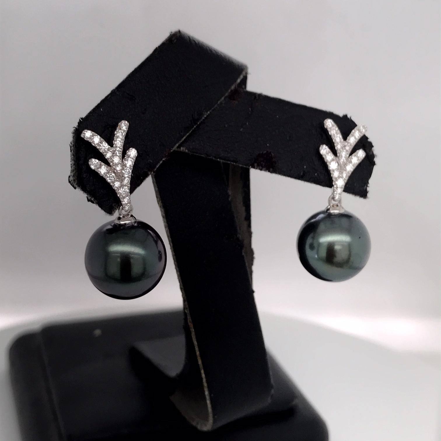 Tahitian Pearl Diamond Drop Earrings 0.26 Carat 18 Karat White Gold For Sale 1