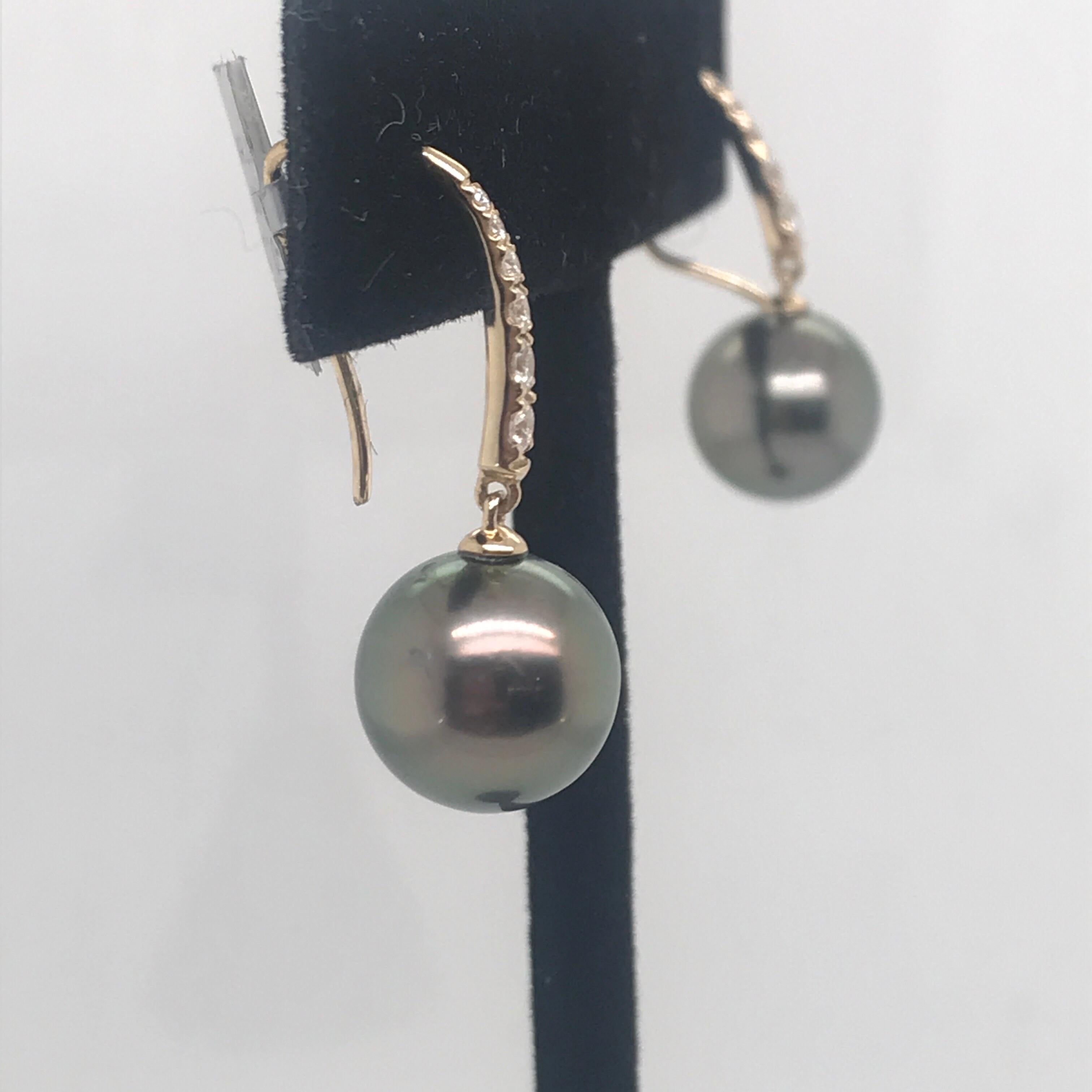 Tahitian Pearl Diamond Drop Earrings 0.30 Carat 14 Karat In New Condition In New York, NY