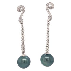 Boucles d'oreilles en goutte en or blanc 18 carats avec perles de Tahiti et diamants 0,52 carat