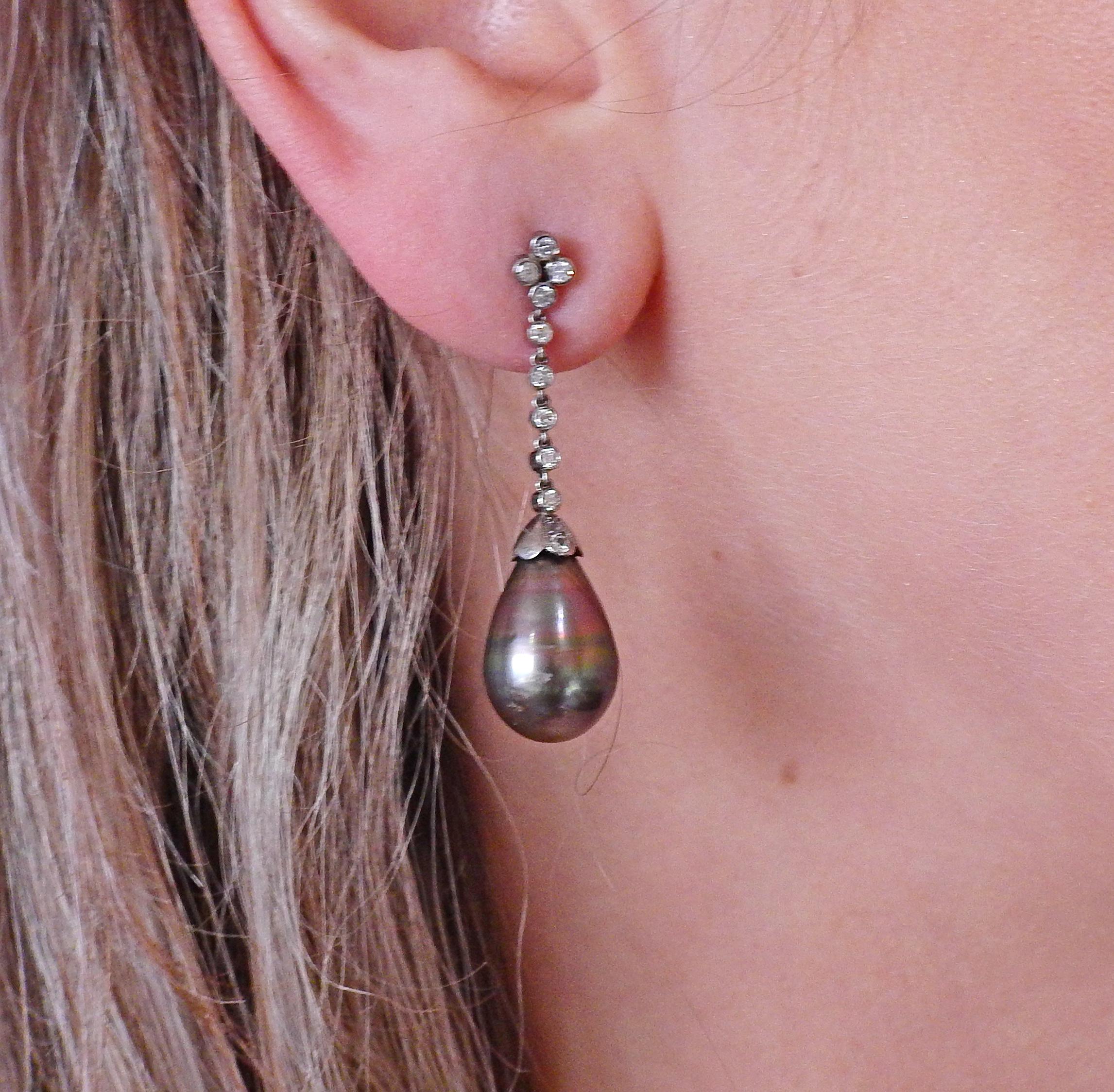 Tahitian Pearl Diamond Gold Drop Earrings In Excellent Condition For Sale In New York, NY
