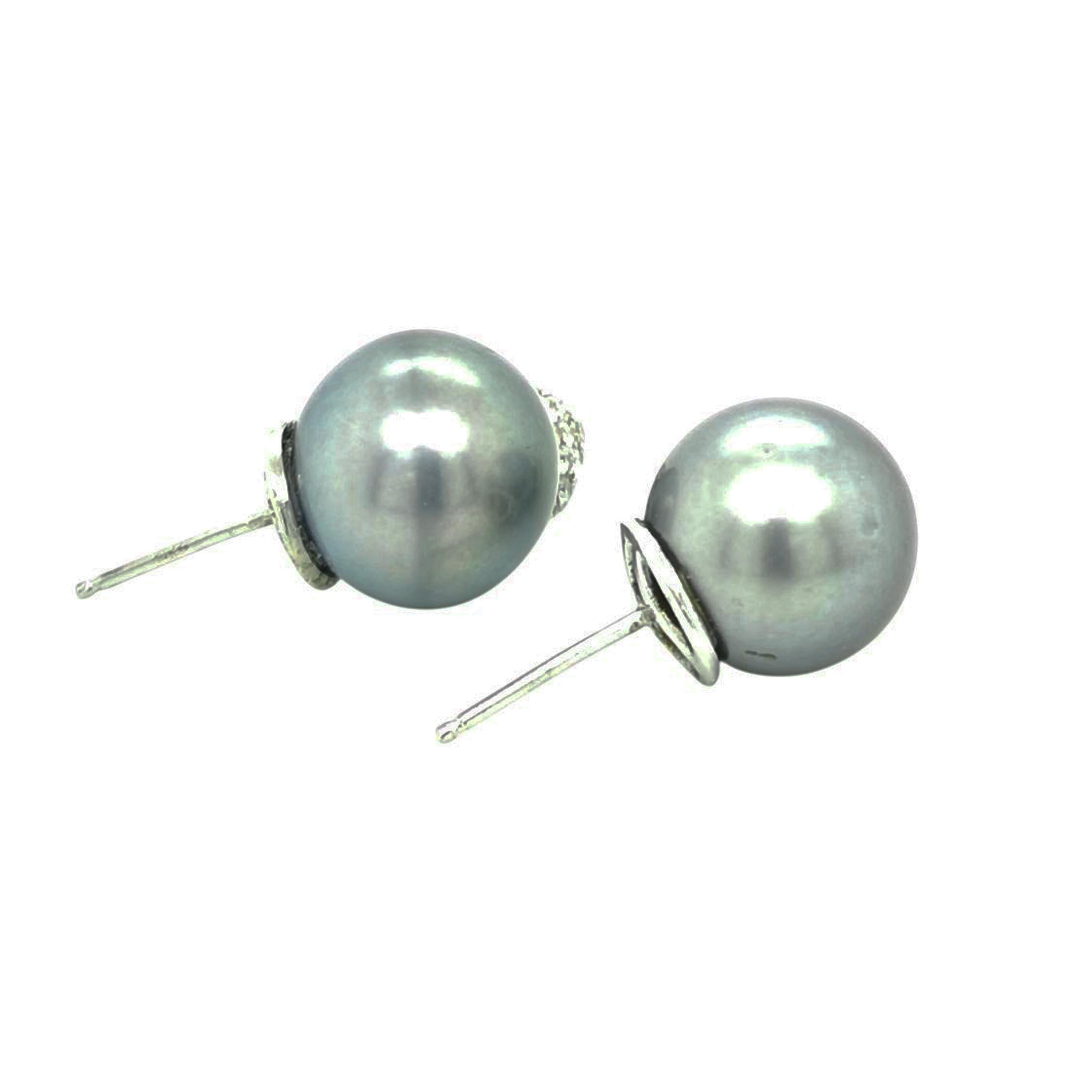 Boucles d'oreilles cœur en perles de Tahiti et or blanc 14 carats, c. 1990 Bon état - En vente à London, GB