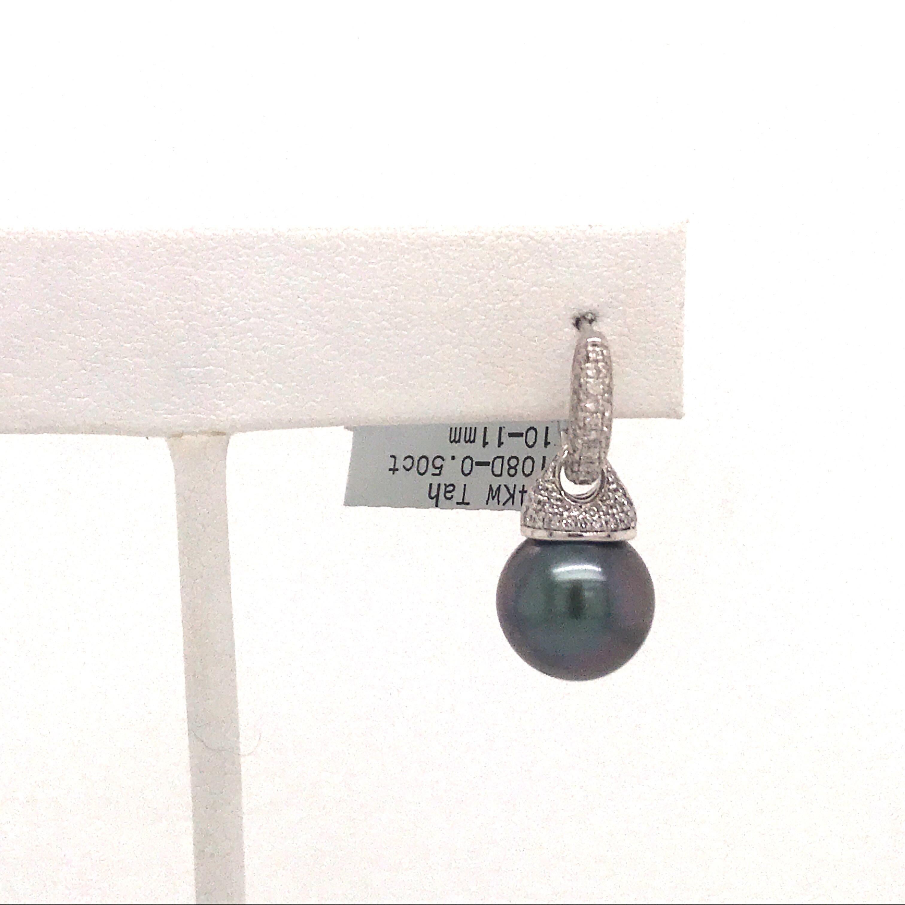 Contemporaneo Orecchini a goccia con diamante e perla di Tahiti 0,44 carati in oro bianco 14 carati in vendita