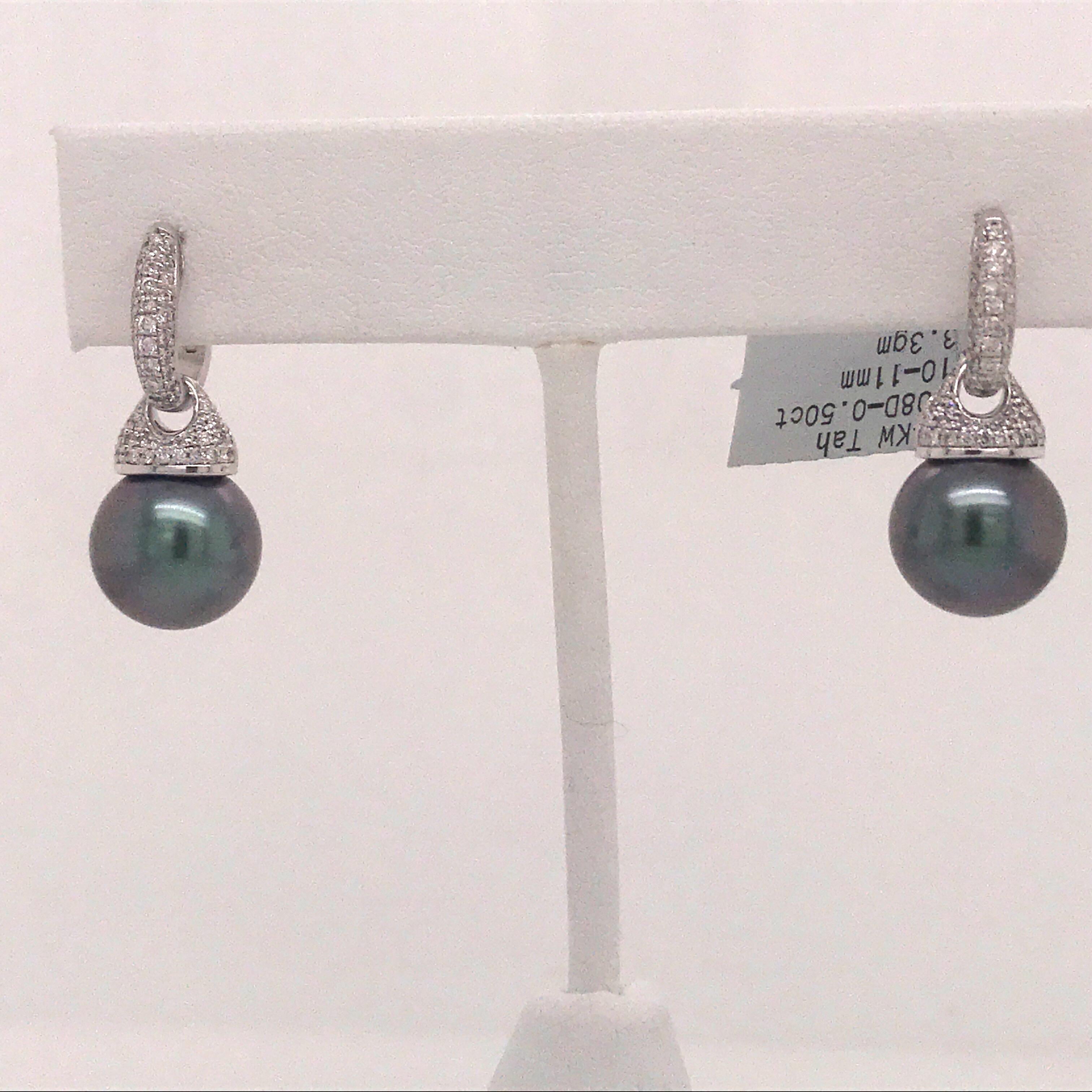 Orecchini a goccia con diamante e perla di Tahiti 0,44 carati in oro bianco 14 carati In condizioni Nuovo in vendita a New York, NY