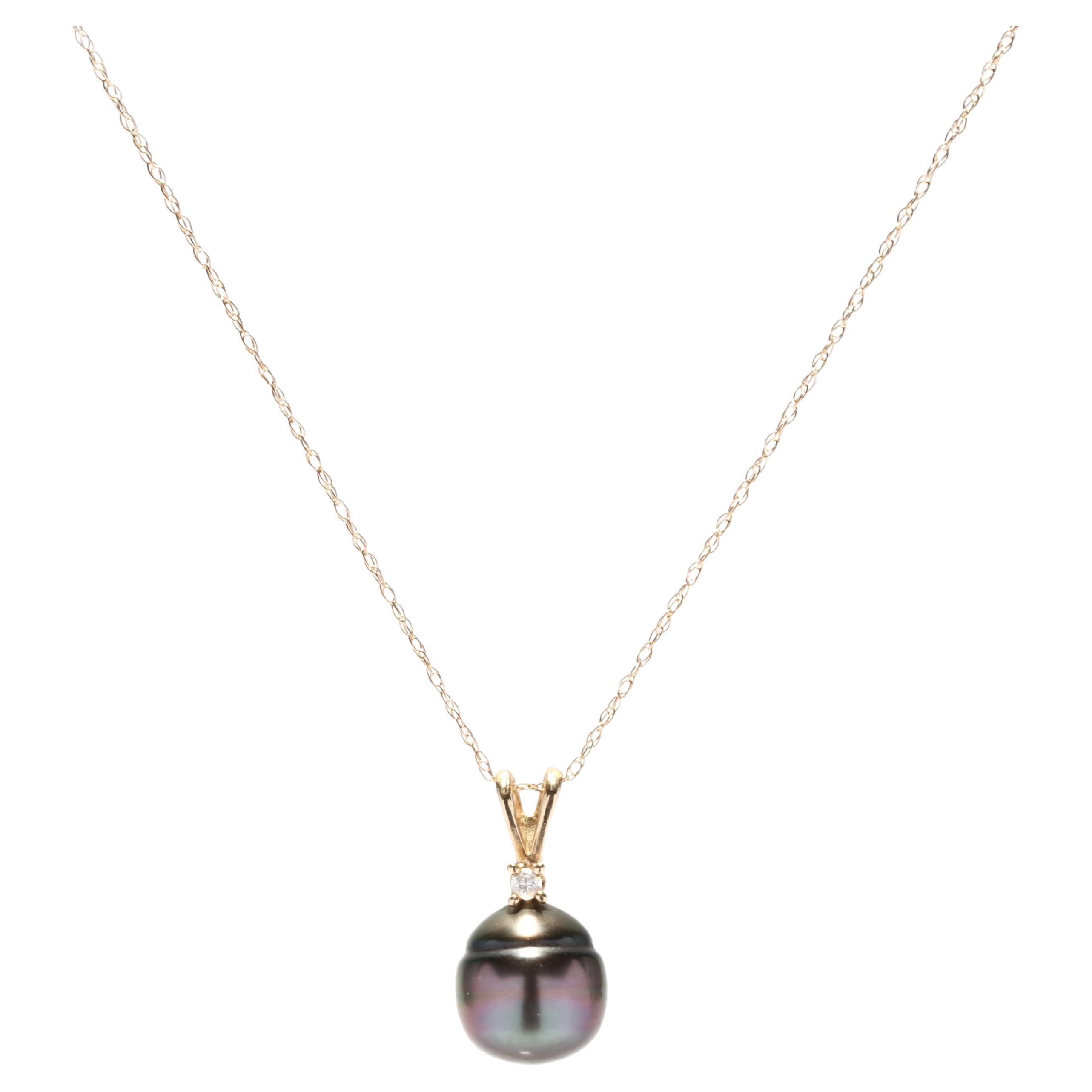 Collier pendentif perles de Tahiti, or jaune 10 carats et diamants en vente