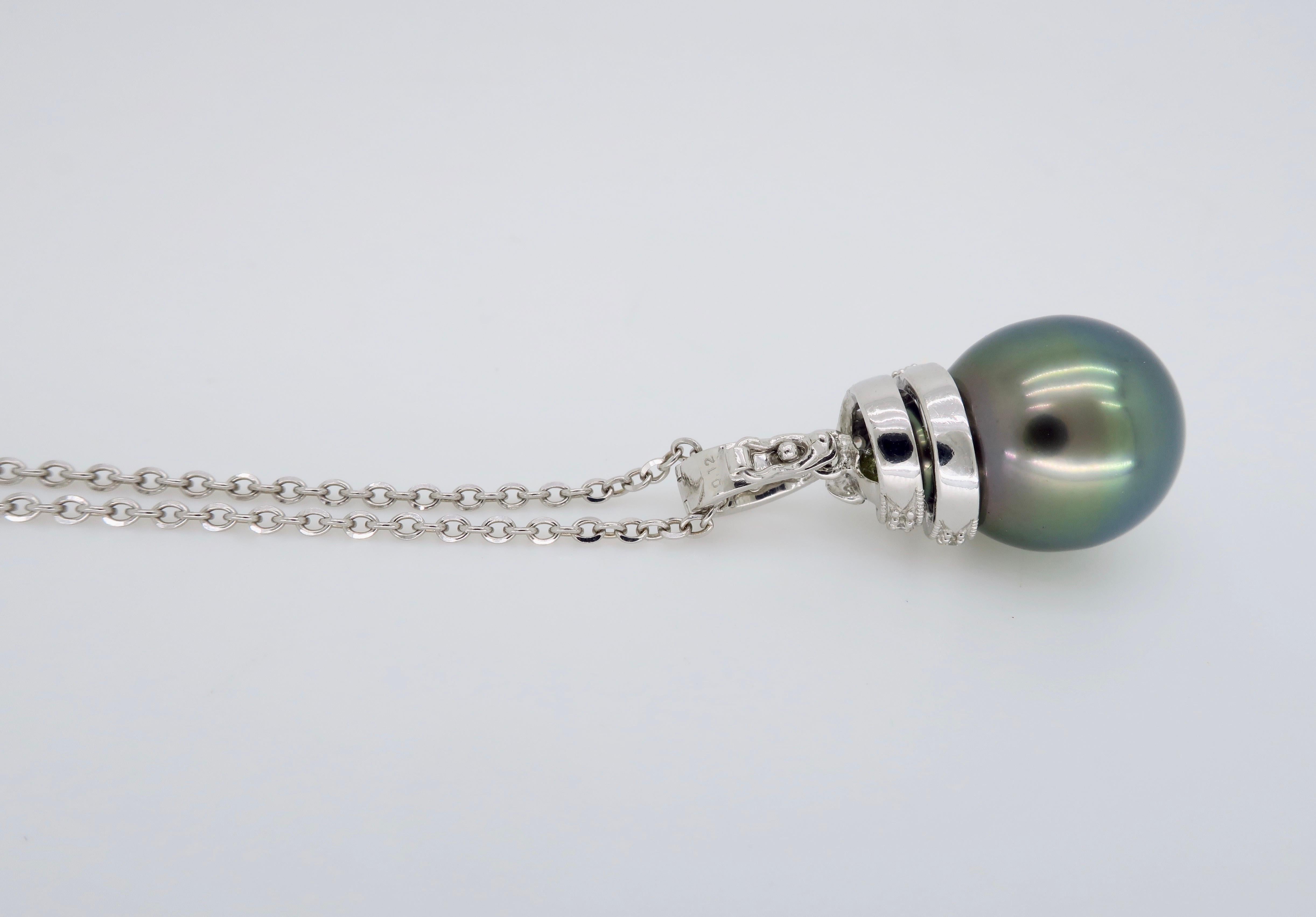 Tahitian Pearl and Diamond Pendant Necklace in 18 Karat White Gold In New Condition In Webster, NY