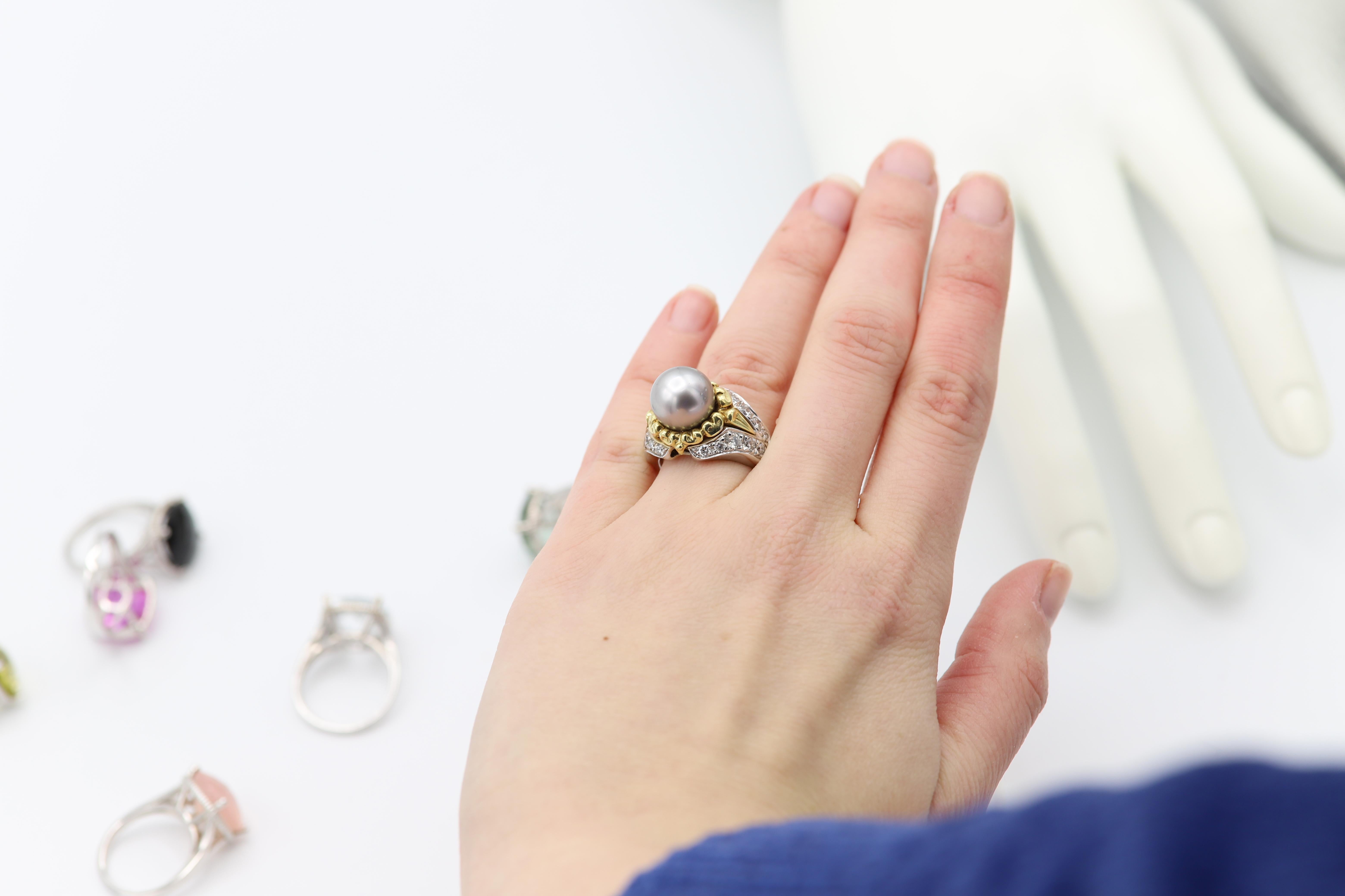 Tahitian Pearl & Diamond Ring 18 Karat Gold Tahitian Pearl Ring Two Tone Gold In Excellent Condition For Sale In Brooklyn, NY
