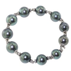 Bracciale con perle di Tahiti e diamanti in oro bianco 18 carati