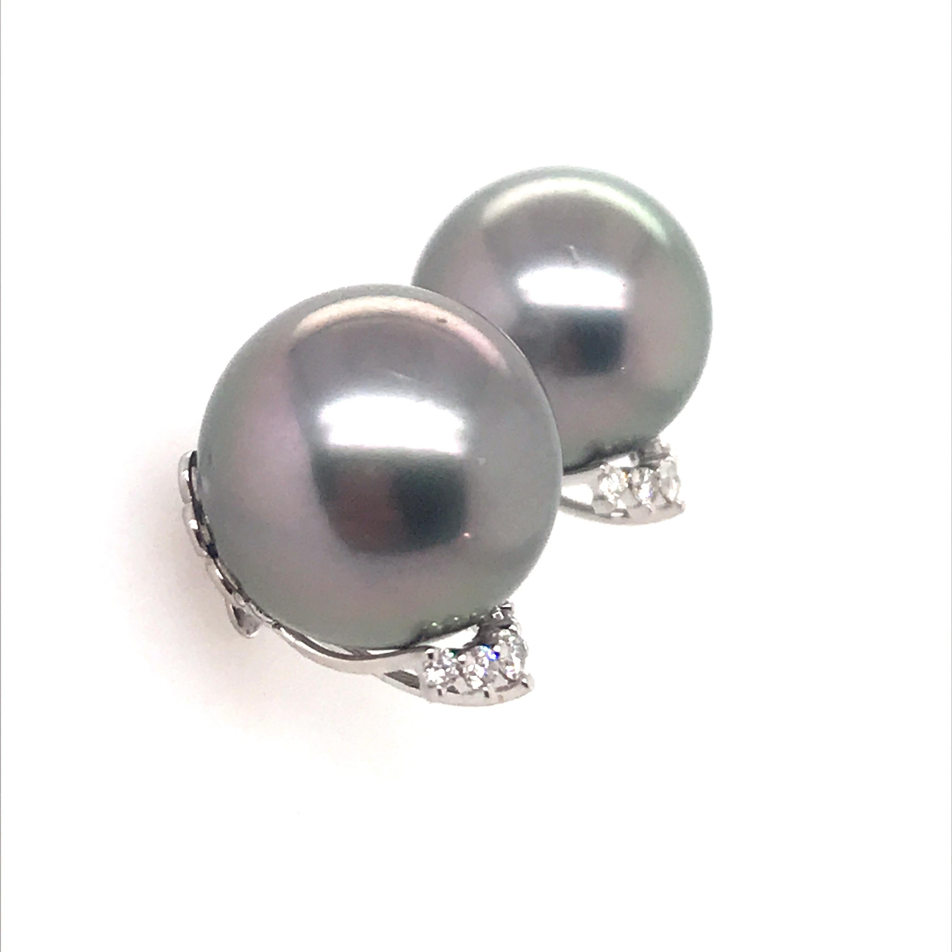 Round Cut Tahitian Pearl Diamond Stud Earrings 0.24 Carat 18 Karat White Gold For Sale