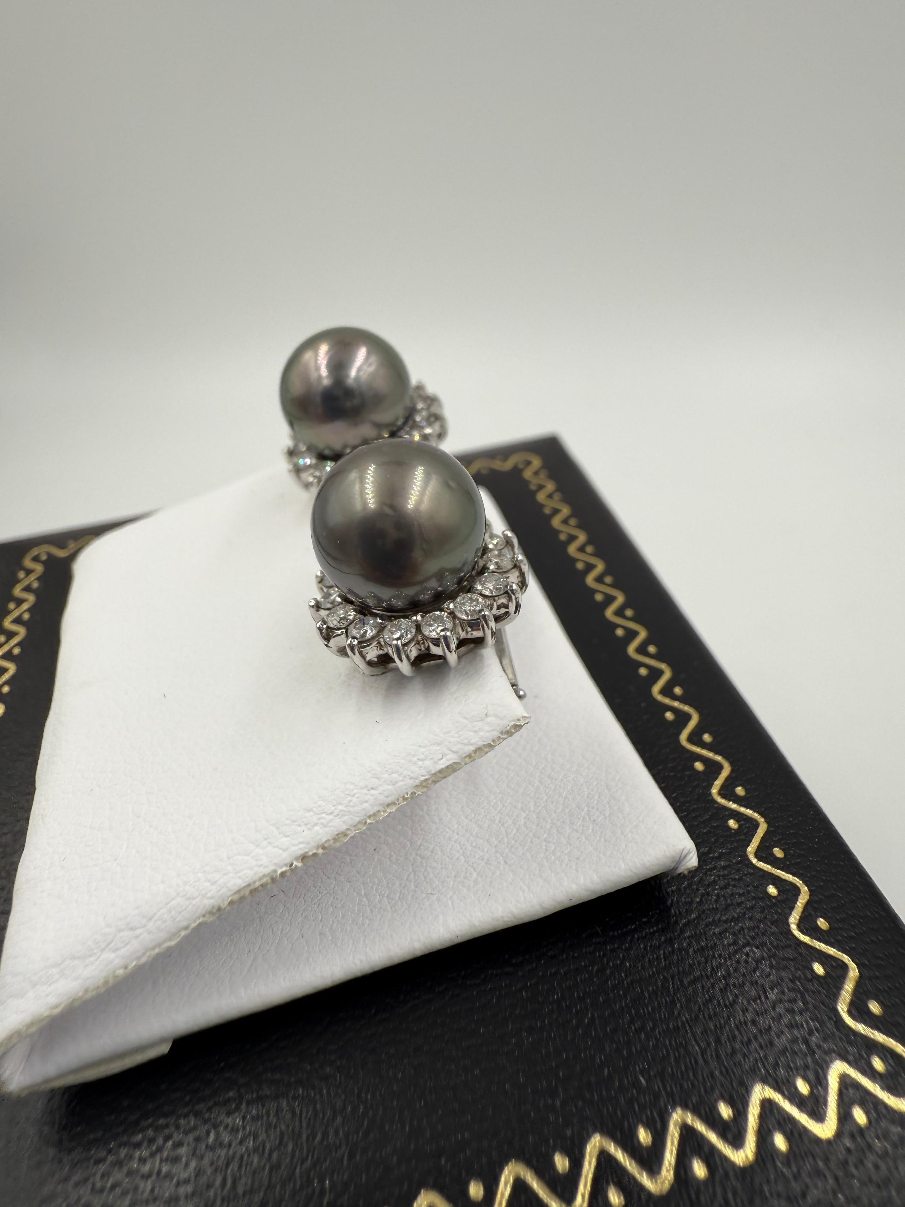 Taille ronde Boucles d'oreilles or blanc diamant perle de Tahiti en vente