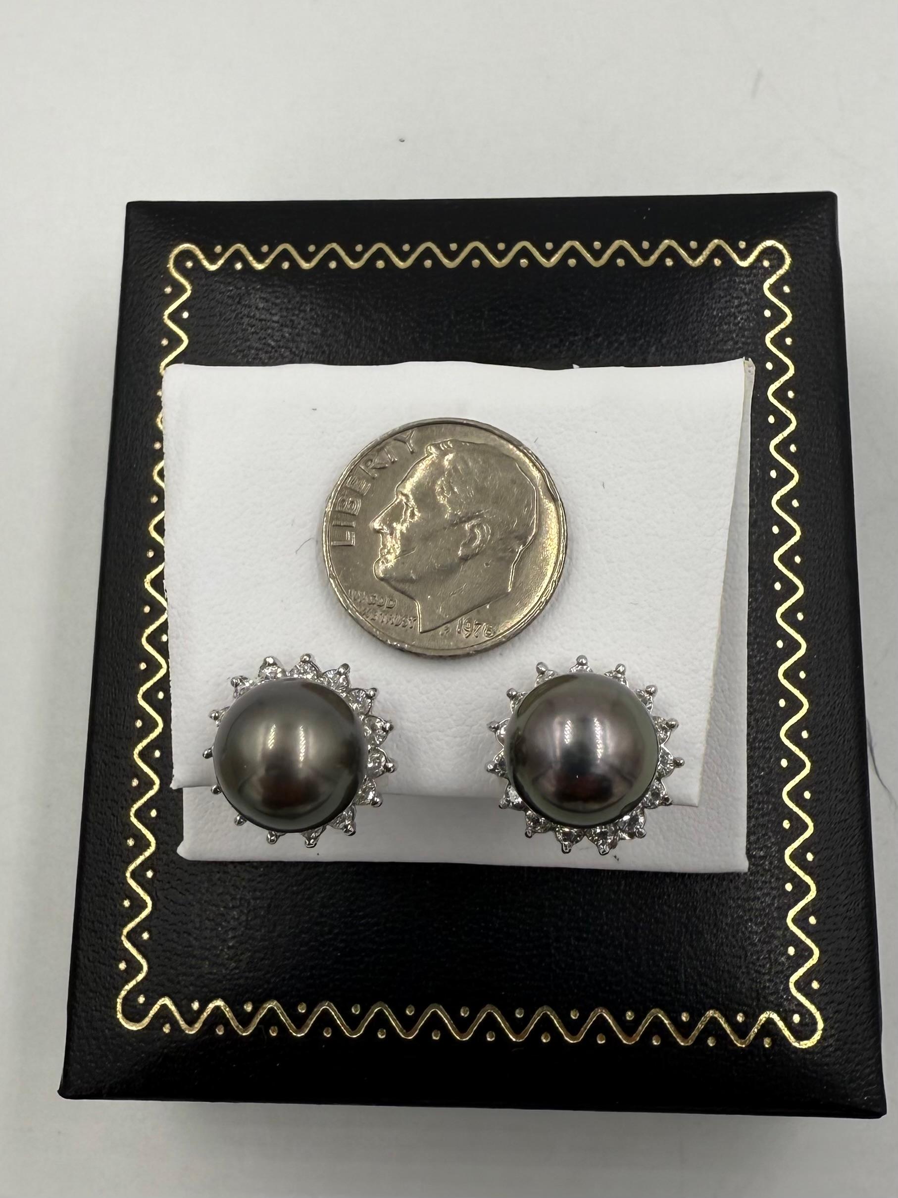 Boucles d'oreilles or blanc diamant perle de Tahiti en vente 1