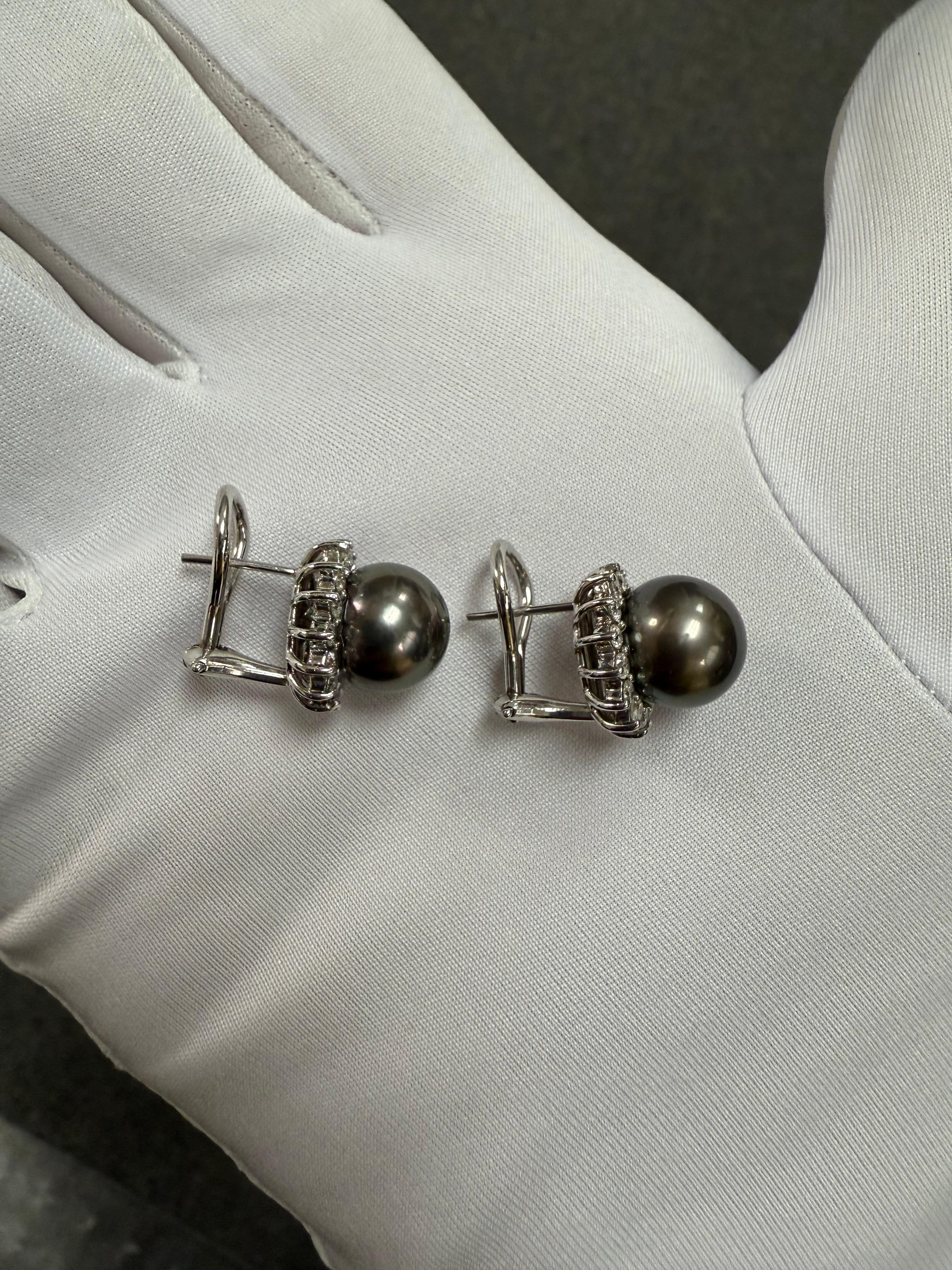 Boucles d'oreilles or blanc diamant perle de Tahiti en vente 3