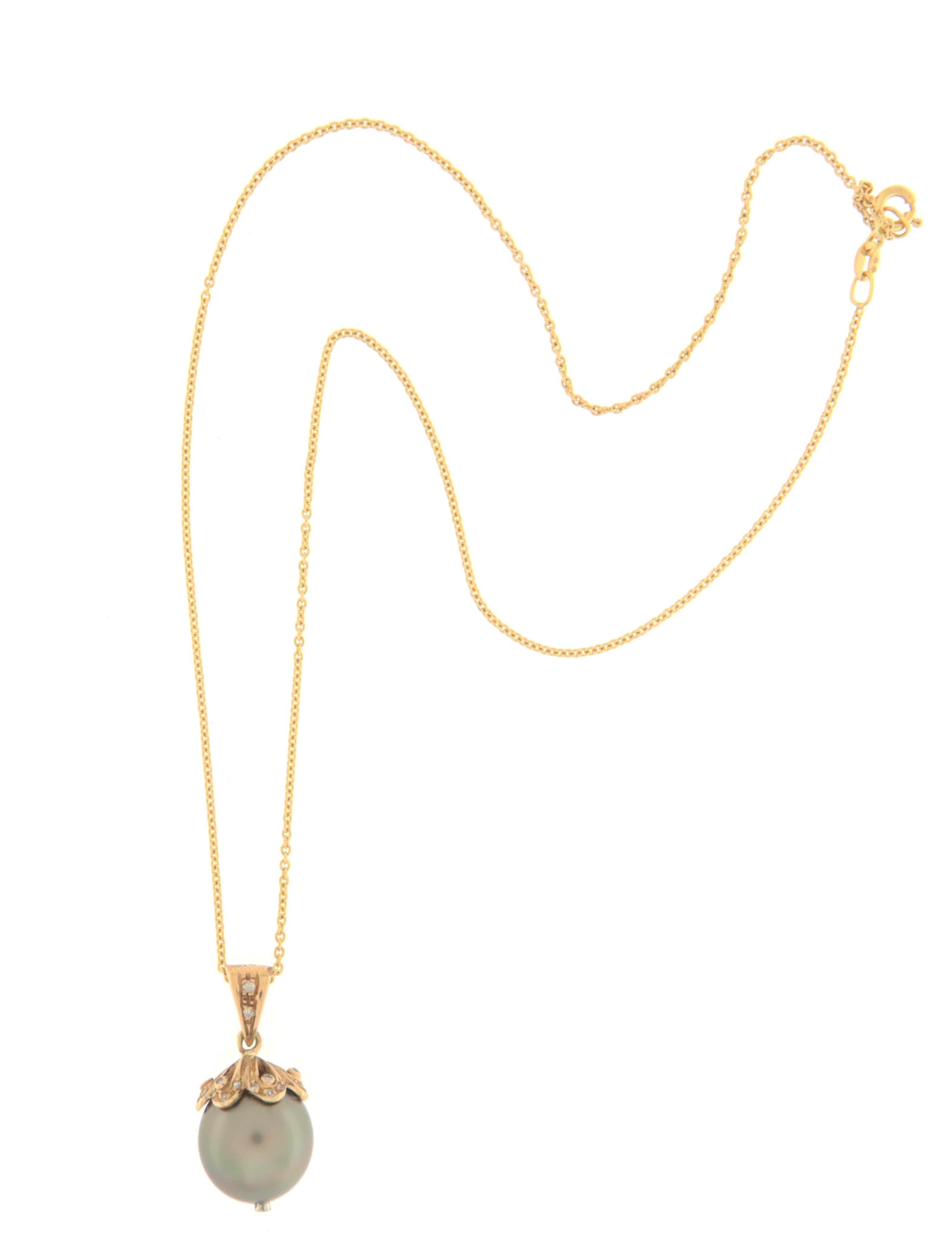 Women's Tahitian Pearl Diamonds 14 Karat Yellow Gold Pendant Necklace For Sale