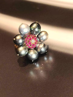 Tahitian Pearl Flower Clustered 18K Yellow Gold Ring with Ruby Diamond Pollen