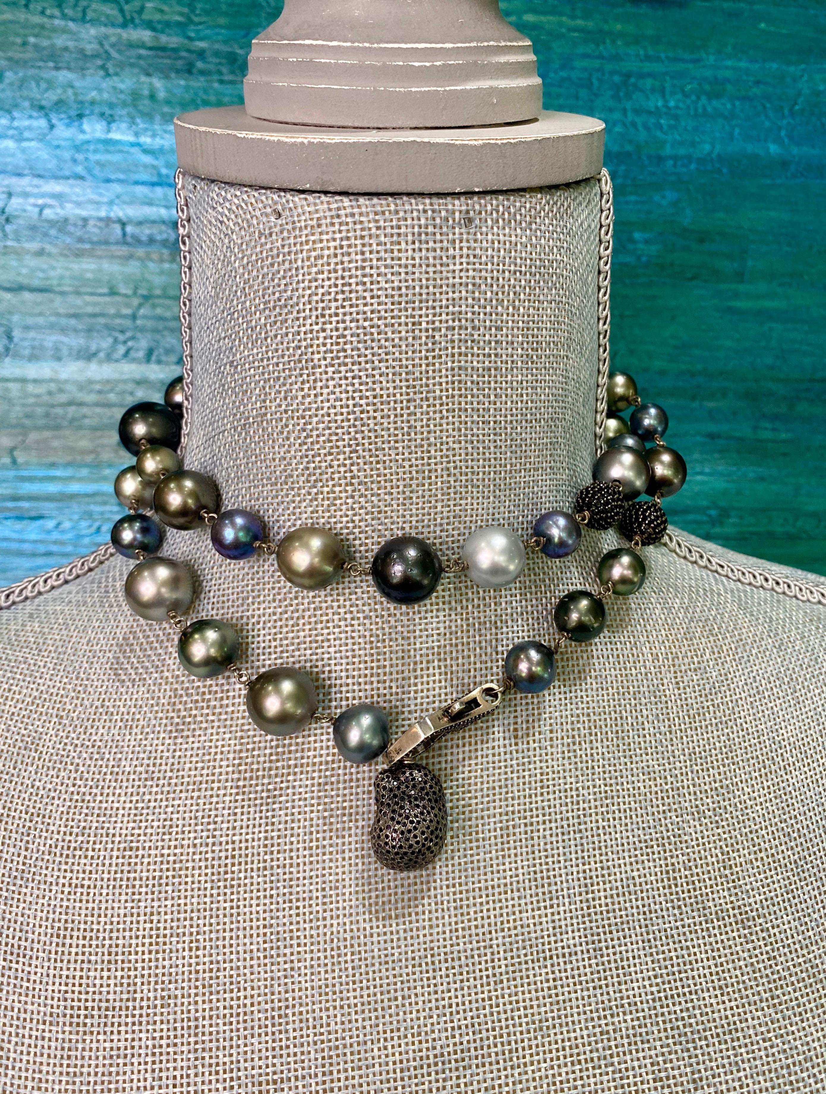 Contemporary Tahitian Pearl Lariat Style Necklace with Black Spinel Beads For Sale