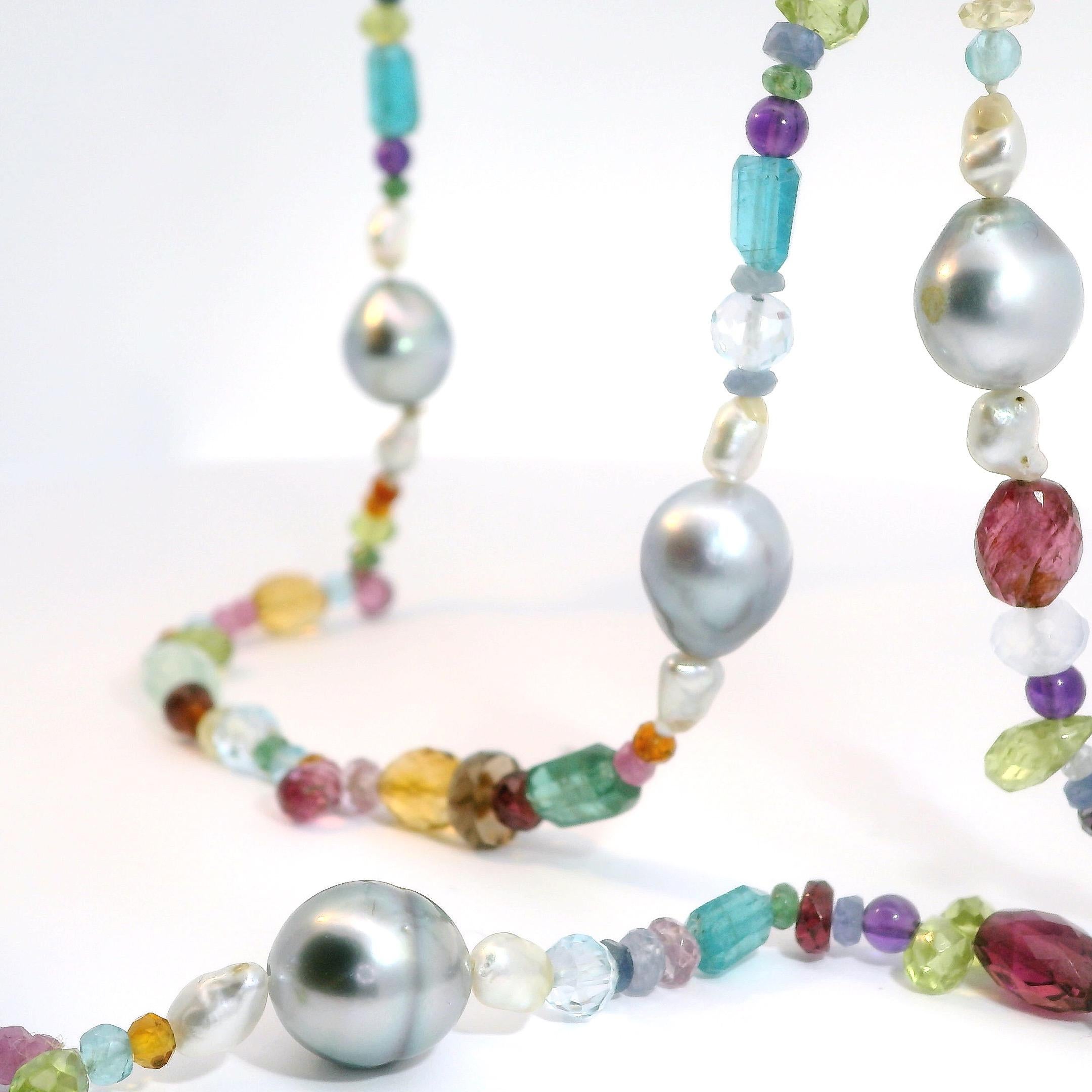 Collana di perle tahitiane multicolore con perline lunghe e chiusura a 18 carati, Lynn Kathyrn Miller in vendita 2