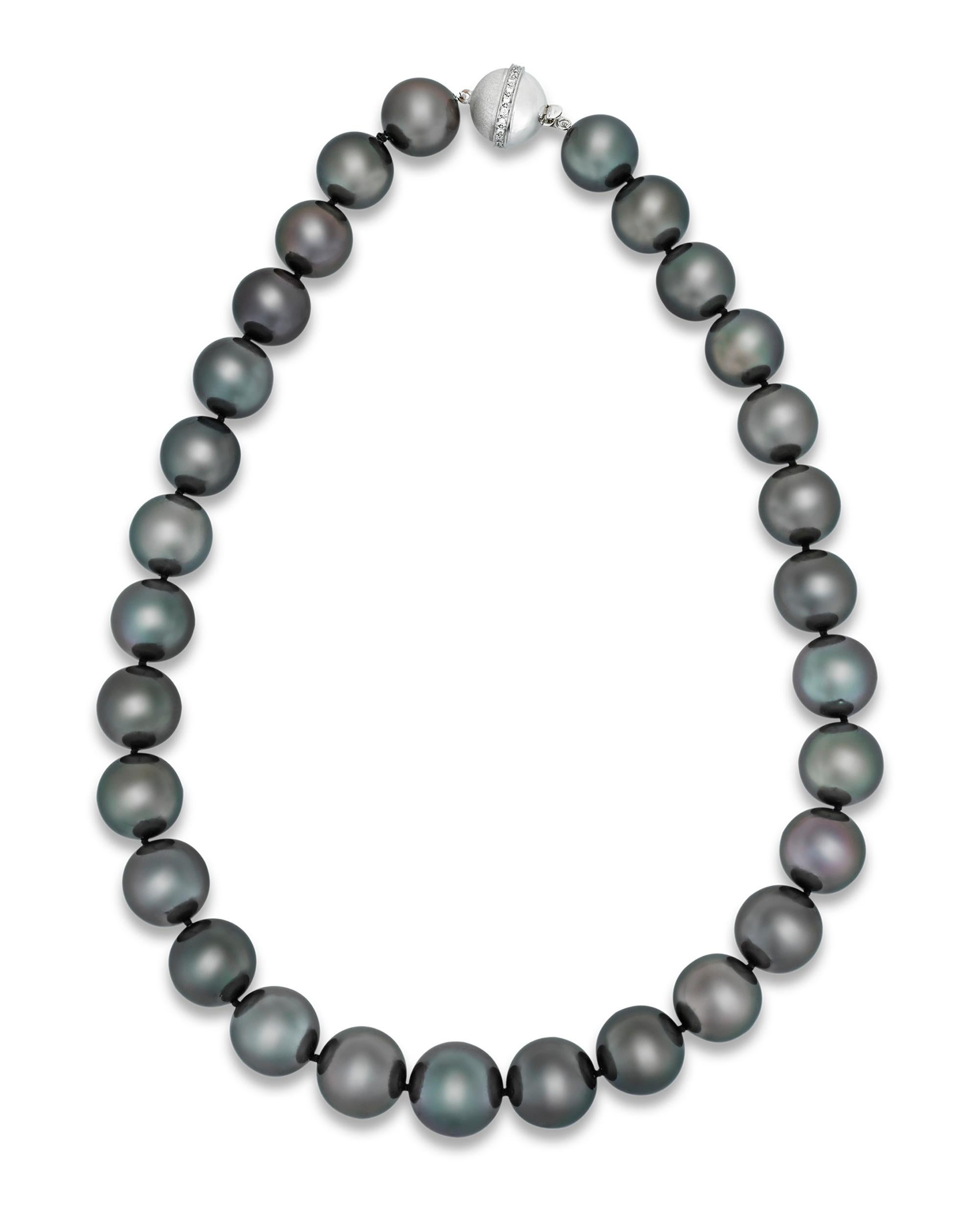 Modern Tahitian Pearl Necklace