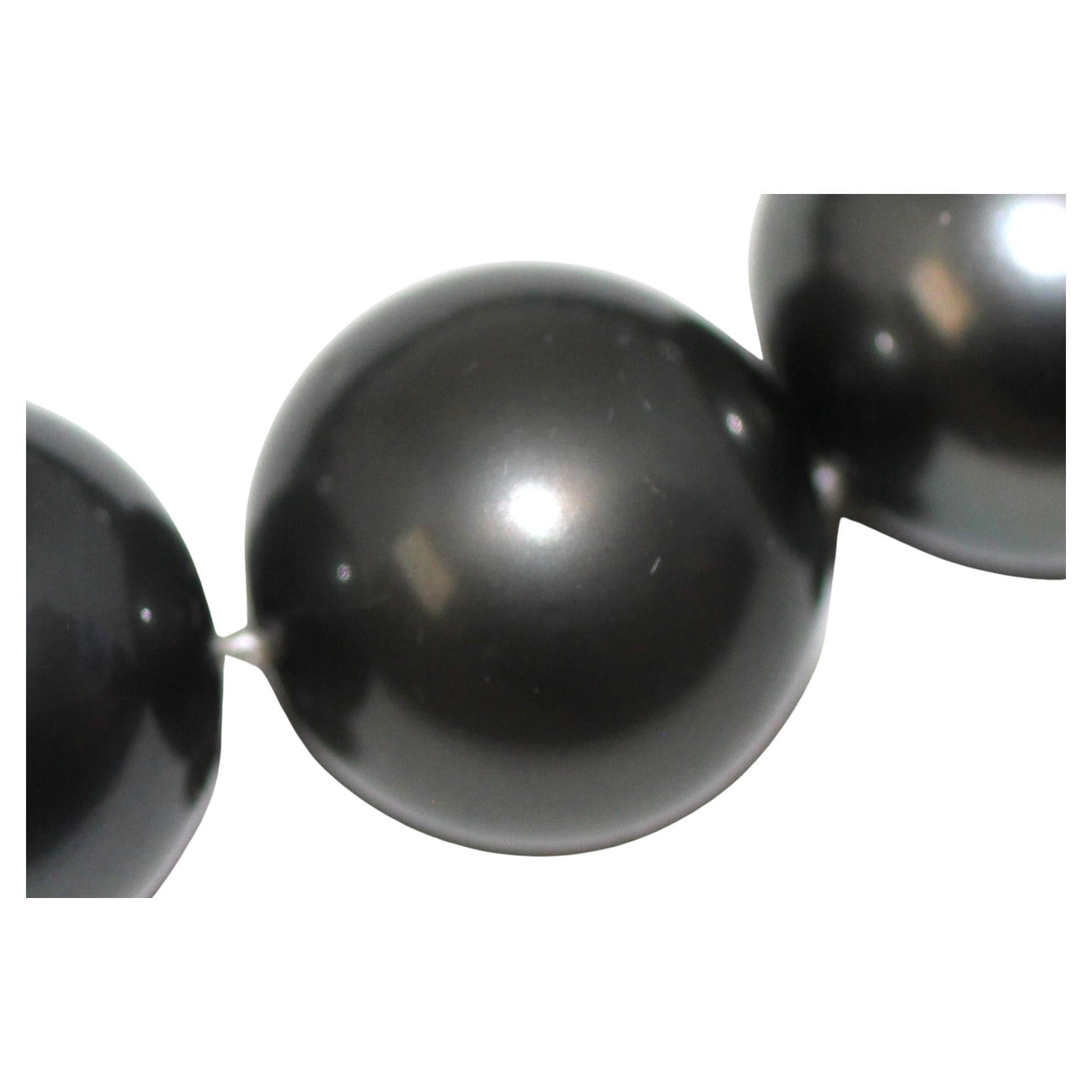 Hakimoto 16.7x15 mm Tahitian Pearl Necklace For Sale 3