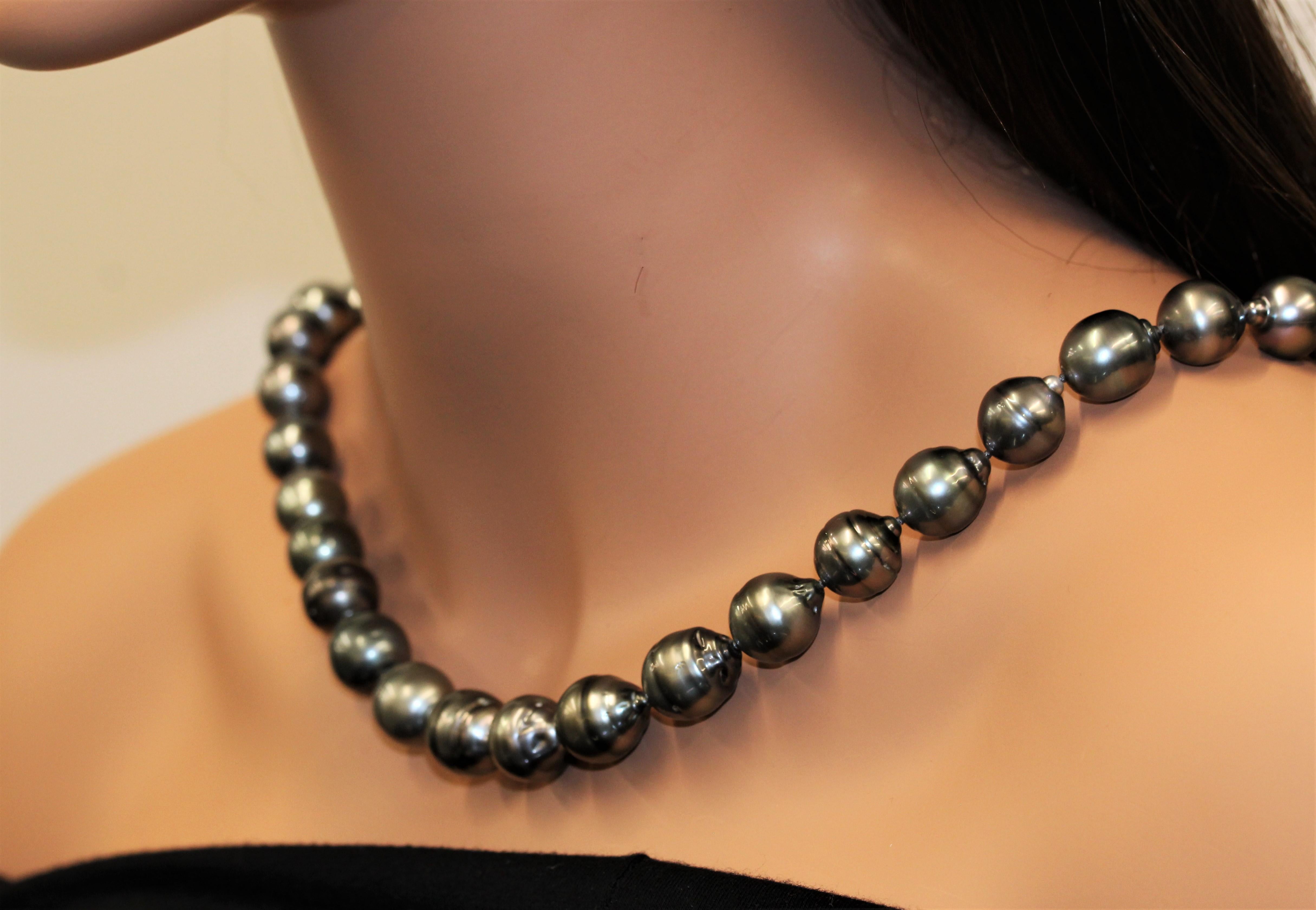 Contemporary Tahitian Pearl Necklace in 14K White Gold For Sale