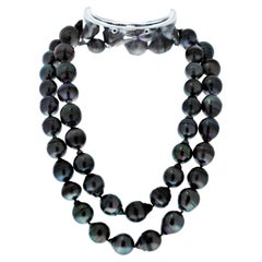 Tahitian Pearl Necklace in 14K White Gold