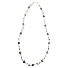 Collana di perle di Tahiti con montatura in oro bianco da 18 carati