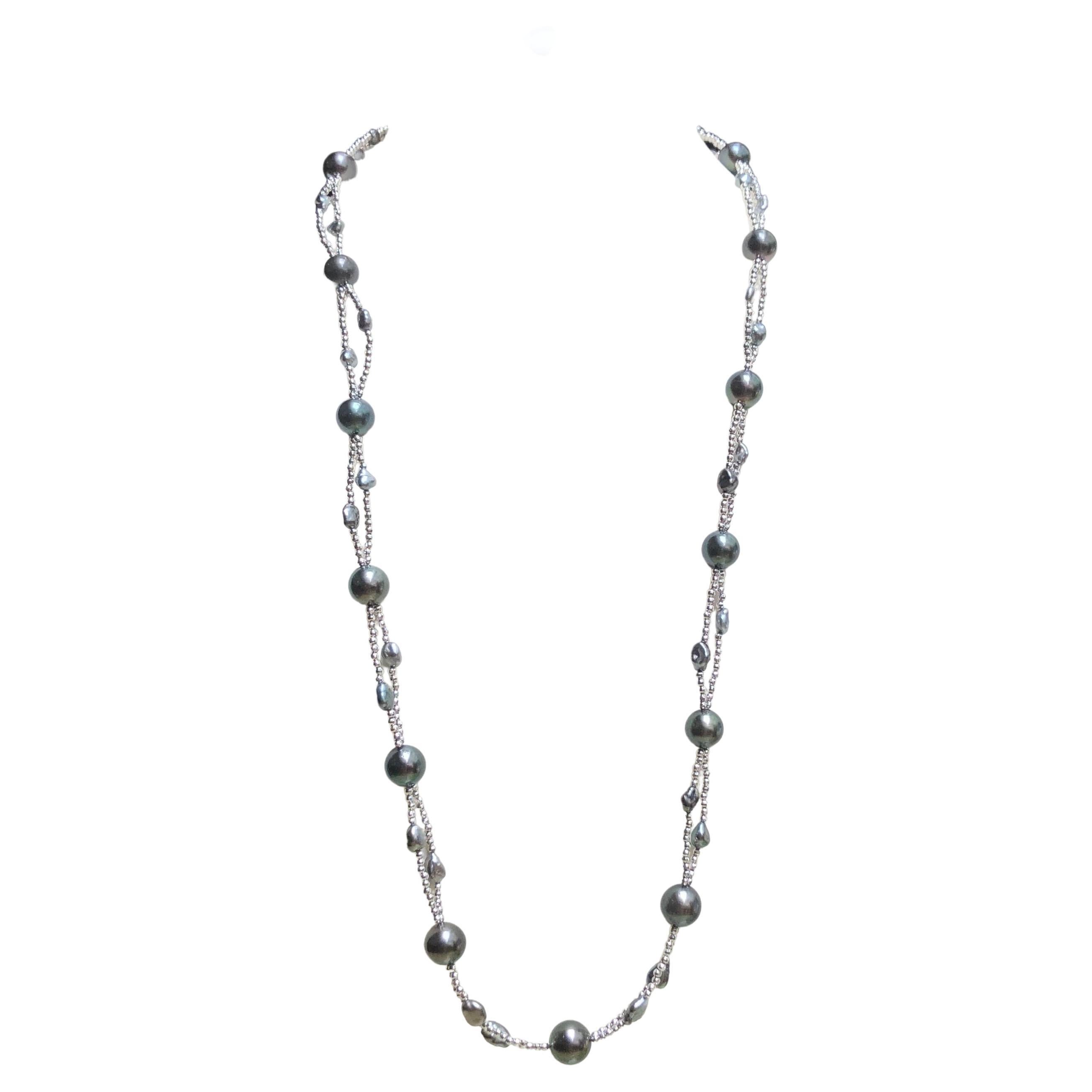 Tahitian Pearl Necklace Set in 18 Karat White Gold Settings For Sale