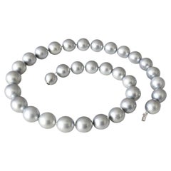 Collier de perles de Tahiti avec fermoir en or blanc 14K
