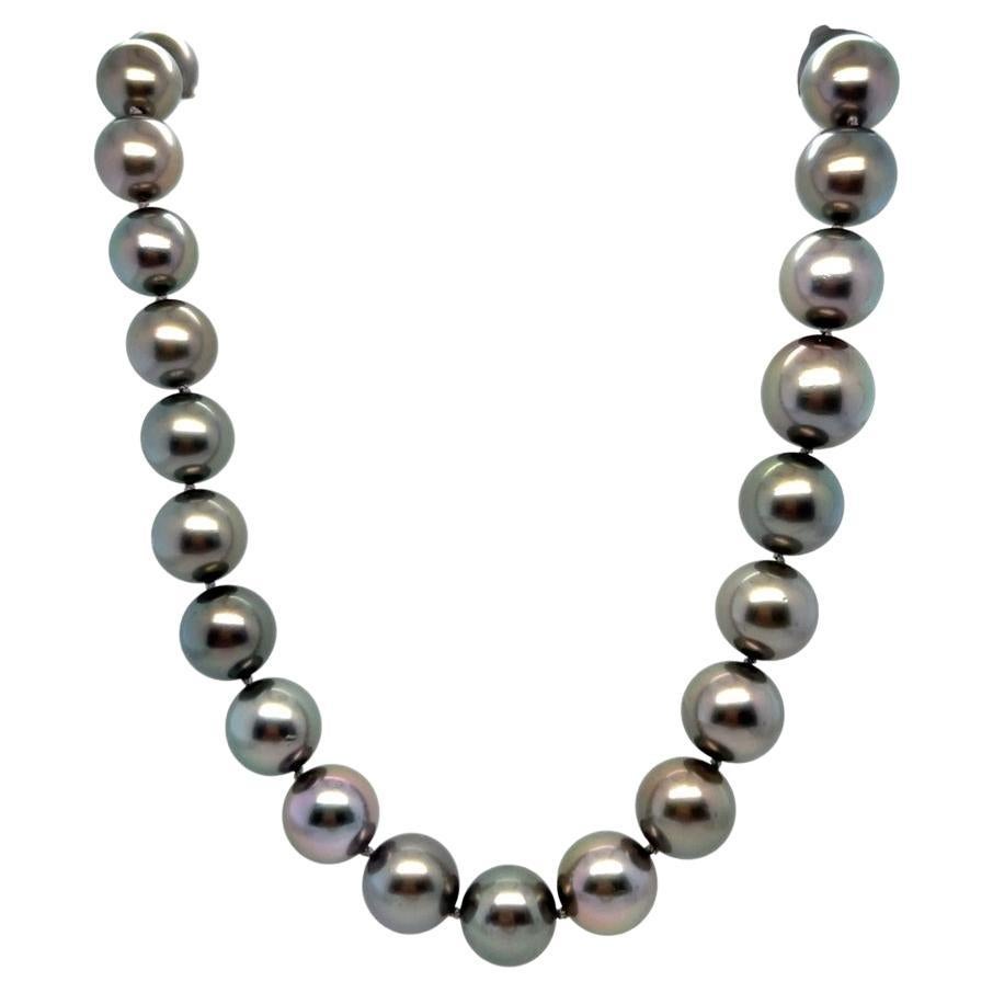 Collana di perle di Tahiti con leggera graduazione
