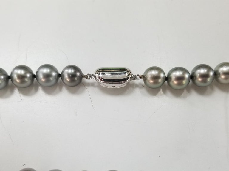 Tahitian Pearl Necklace with Pearls For Sale at 1stdibs