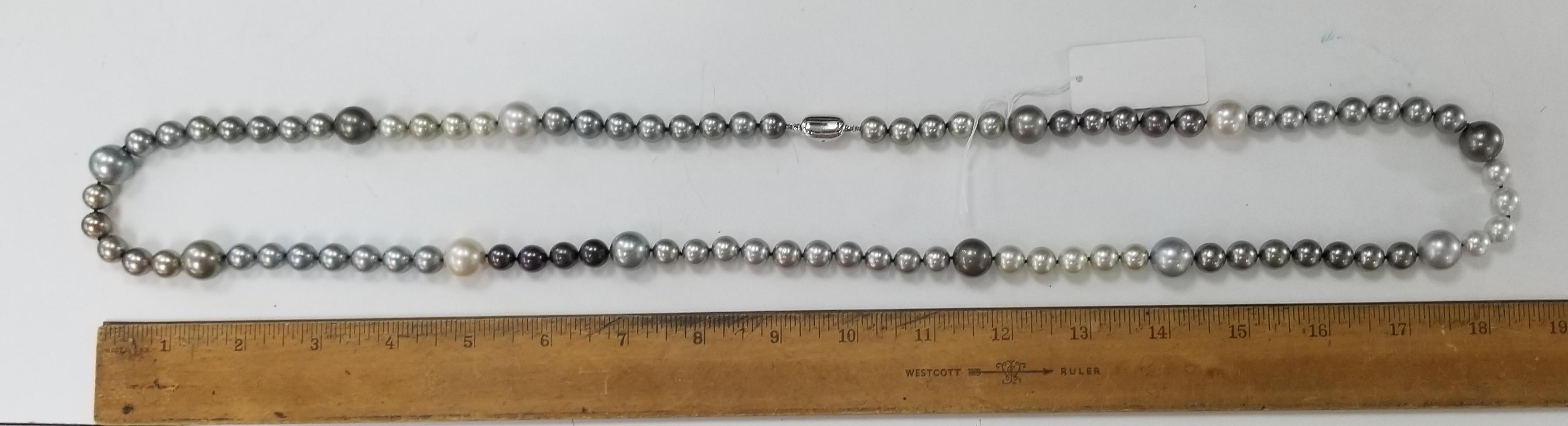 Women's or Men's Tahitian Pearl Necklace with Pearls For Sale