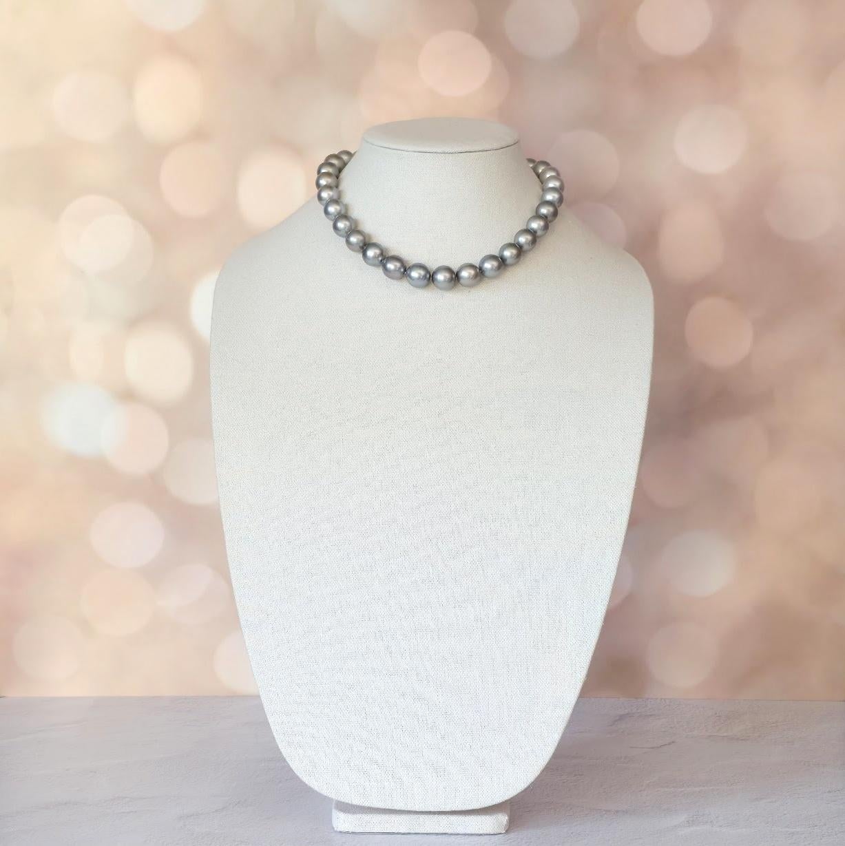Tahiti-Perlenkette mit Verschluss aus 14 Karat Weißgold Damen im Angebot