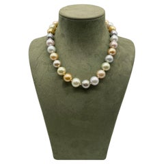 Tahitian Pearl Necklace Yellow Gold 18 Karat AAA