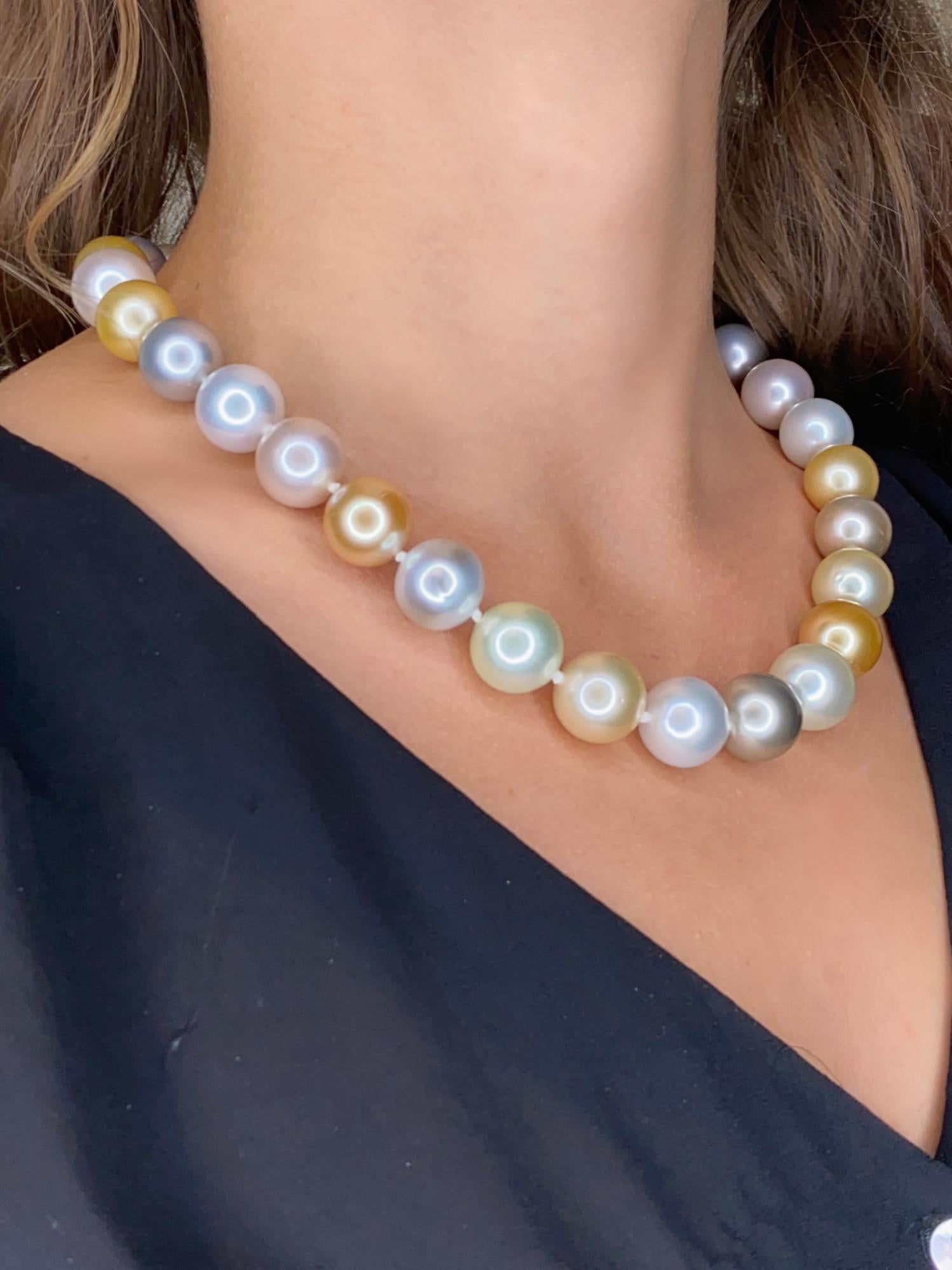 Artisan Collier de perles de Tahiti en or jaune 18 carats AAA en vente