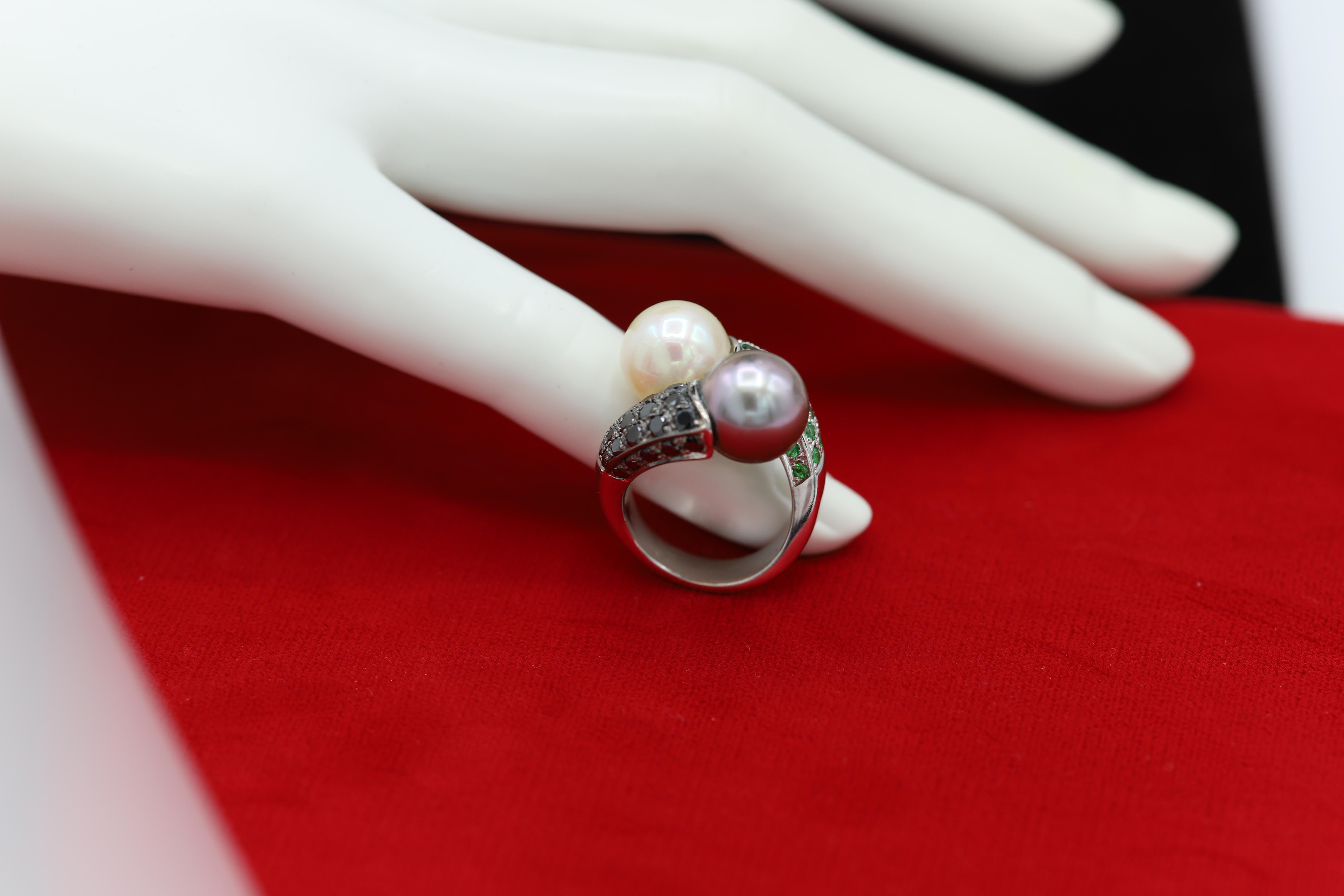 Tahitian Pearl Ring 18 Karat White Gold Tahitian and South Sea Double Pearl Ring For Sale 5