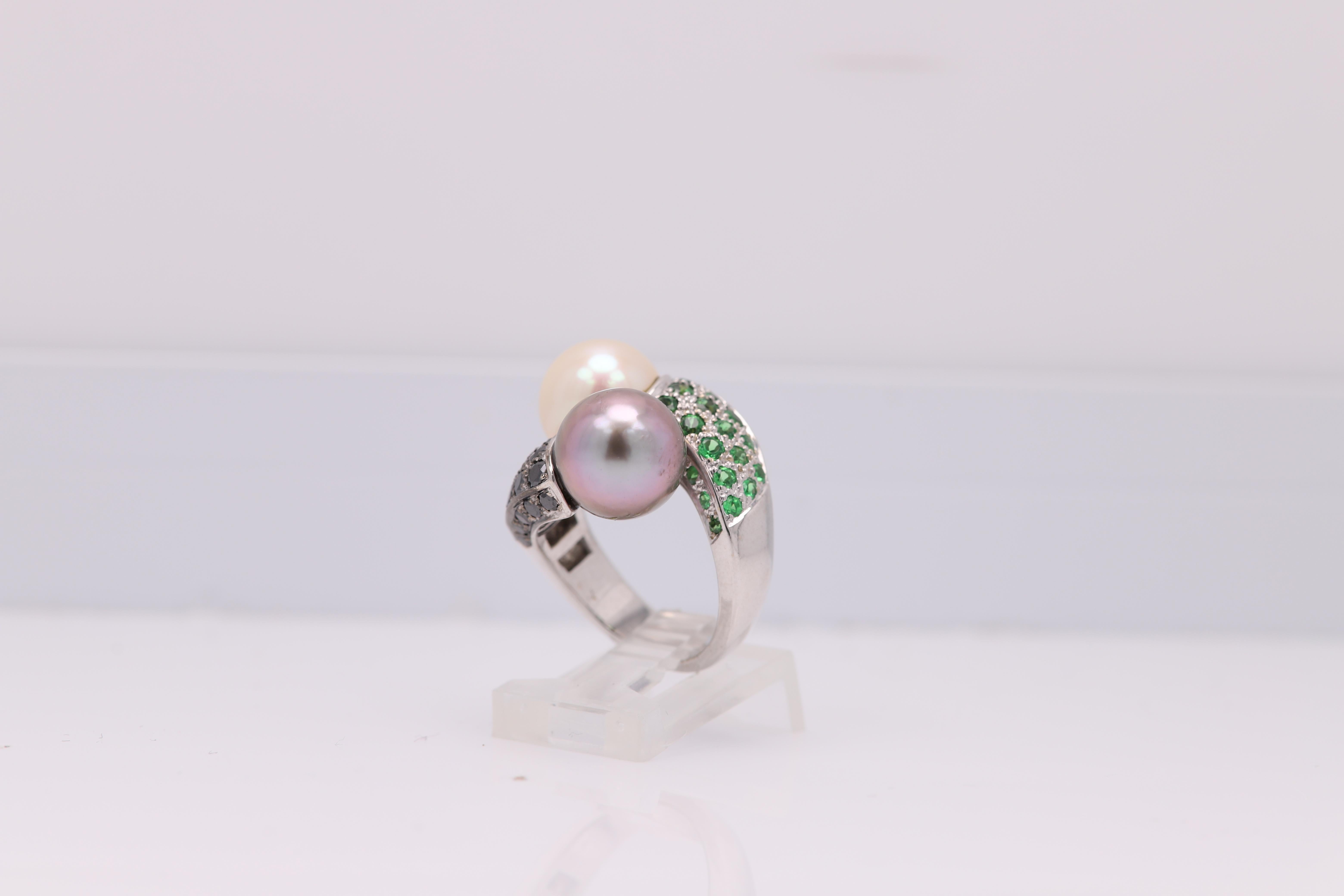 Tahitian Pearl Ring 18 Karat White Gold Tahitian and South Sea Double Pearl Ring For Sale 6