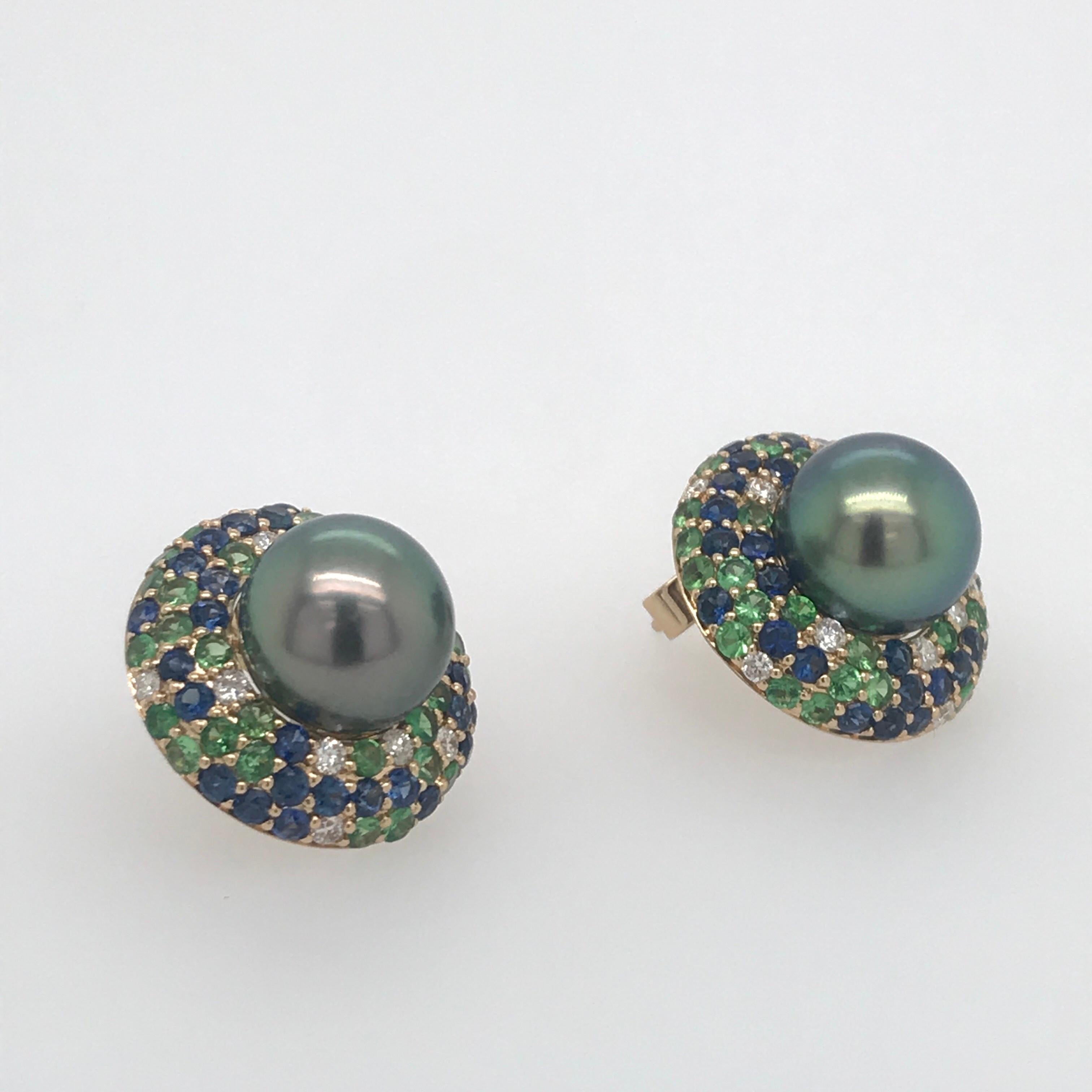 Tahitian Pearl Sapphire and Diamond Earrings 3.87 Carats 18 Karat For Sale 1
