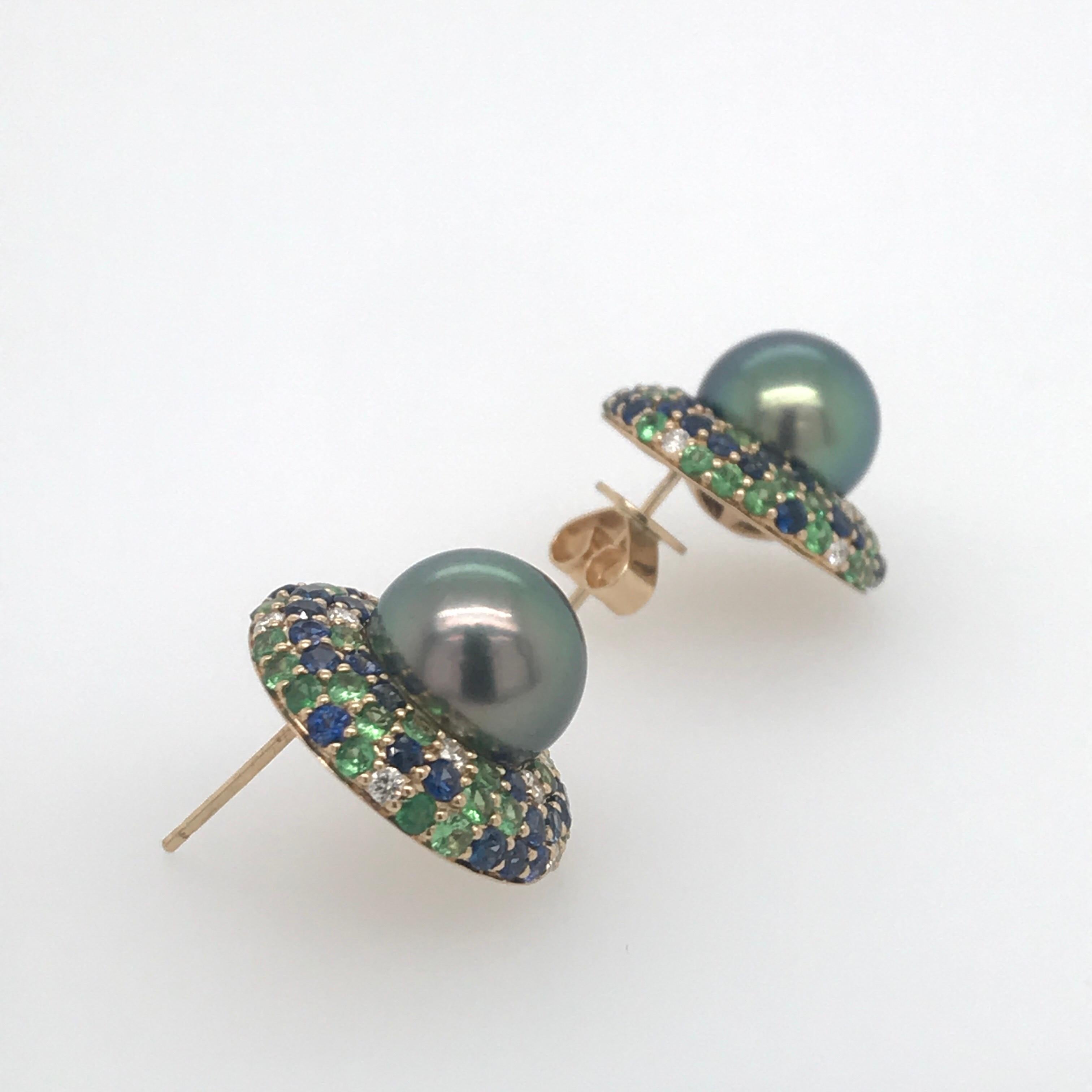 Tahitian Pearl Sapphire and Diamond Earrings 3.87 Carats 18 Karat For Sale 3