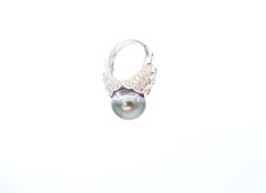 Tahitian Pearl Scalloped Edge Diamond Pavé Gold Ring Embellished with Diamond