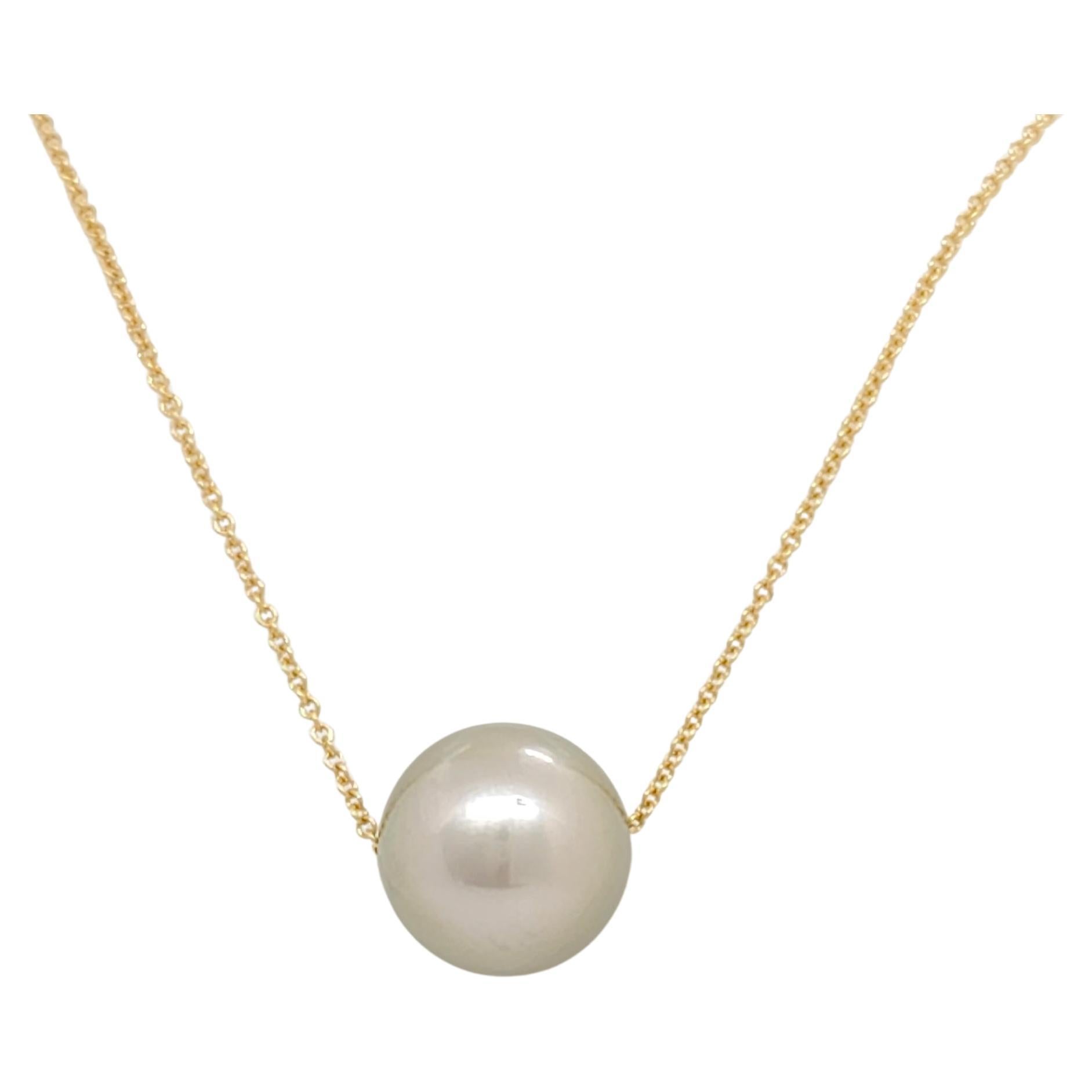 Tahitian Pearl Solitaire Pendant Necklace in 18k Yellow Gold