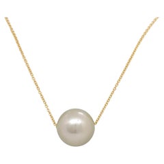 Tahitian Pearl Solitaire Pendant Necklace in 18k Yellow Gold