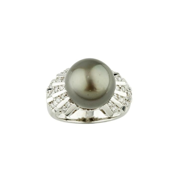 Tahitian Pearl Solitaire Ring with Art Deco Inspired Diamond Accents White Gold In Good Condition For Sale In Sherman Oaks, CA