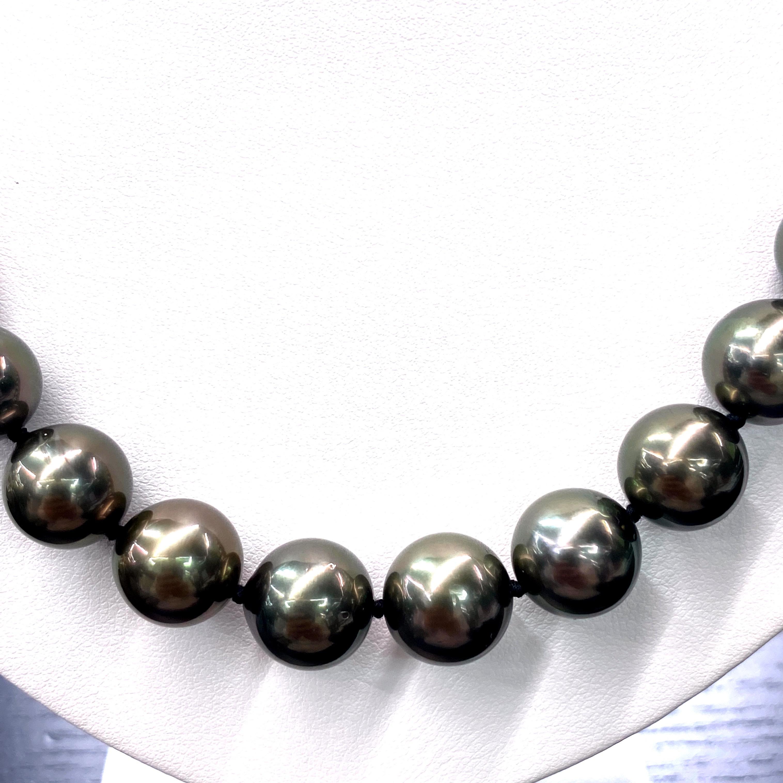Tahiti-Perlenstrang-Halskette 14 Karat Weißgold 10-12 MM im Zustand „Neu“ in New York, NY