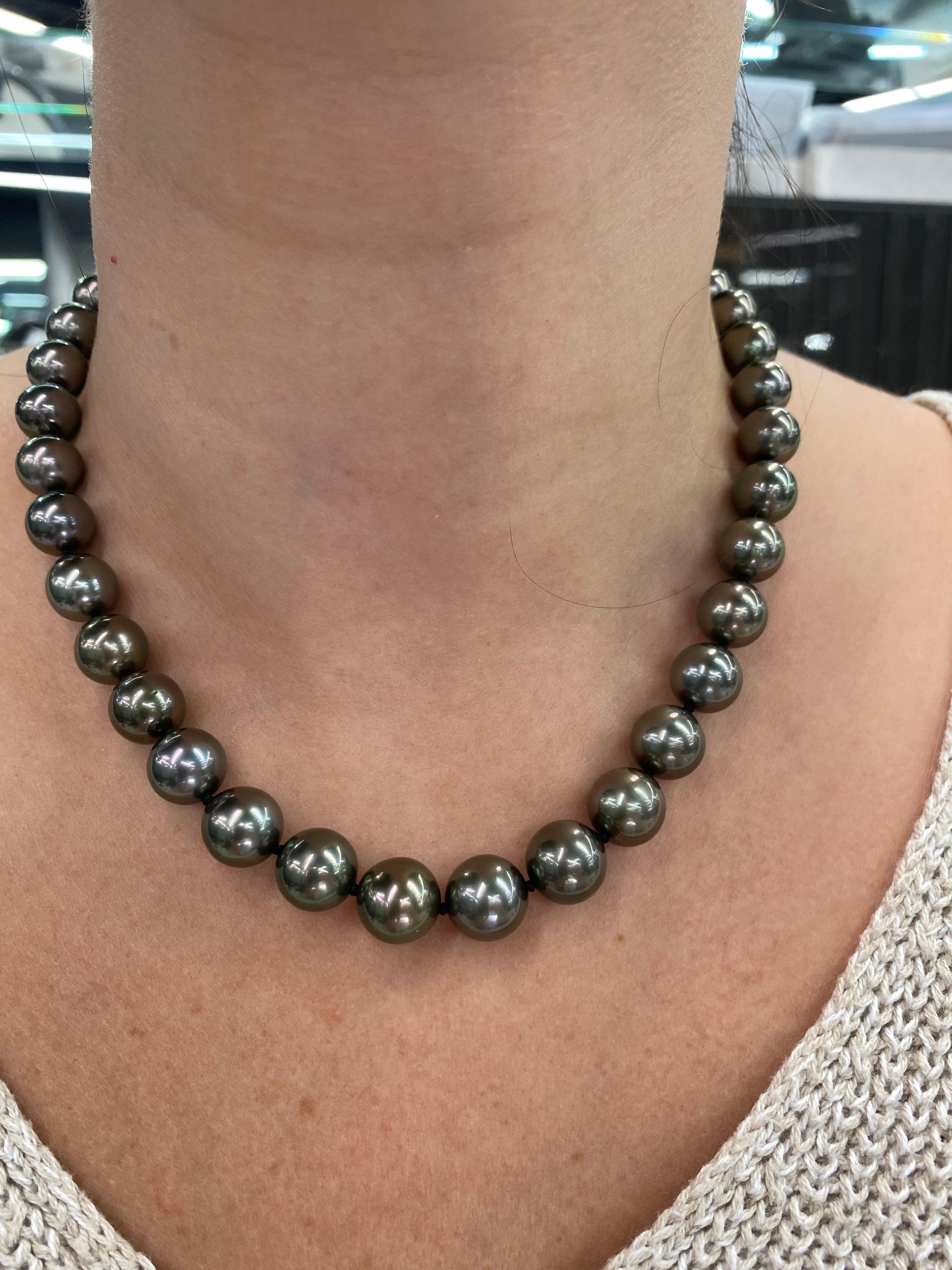 Contemporary Tahitian Pearl Strand Necklace 14 Karat White Gold 10-12 MM