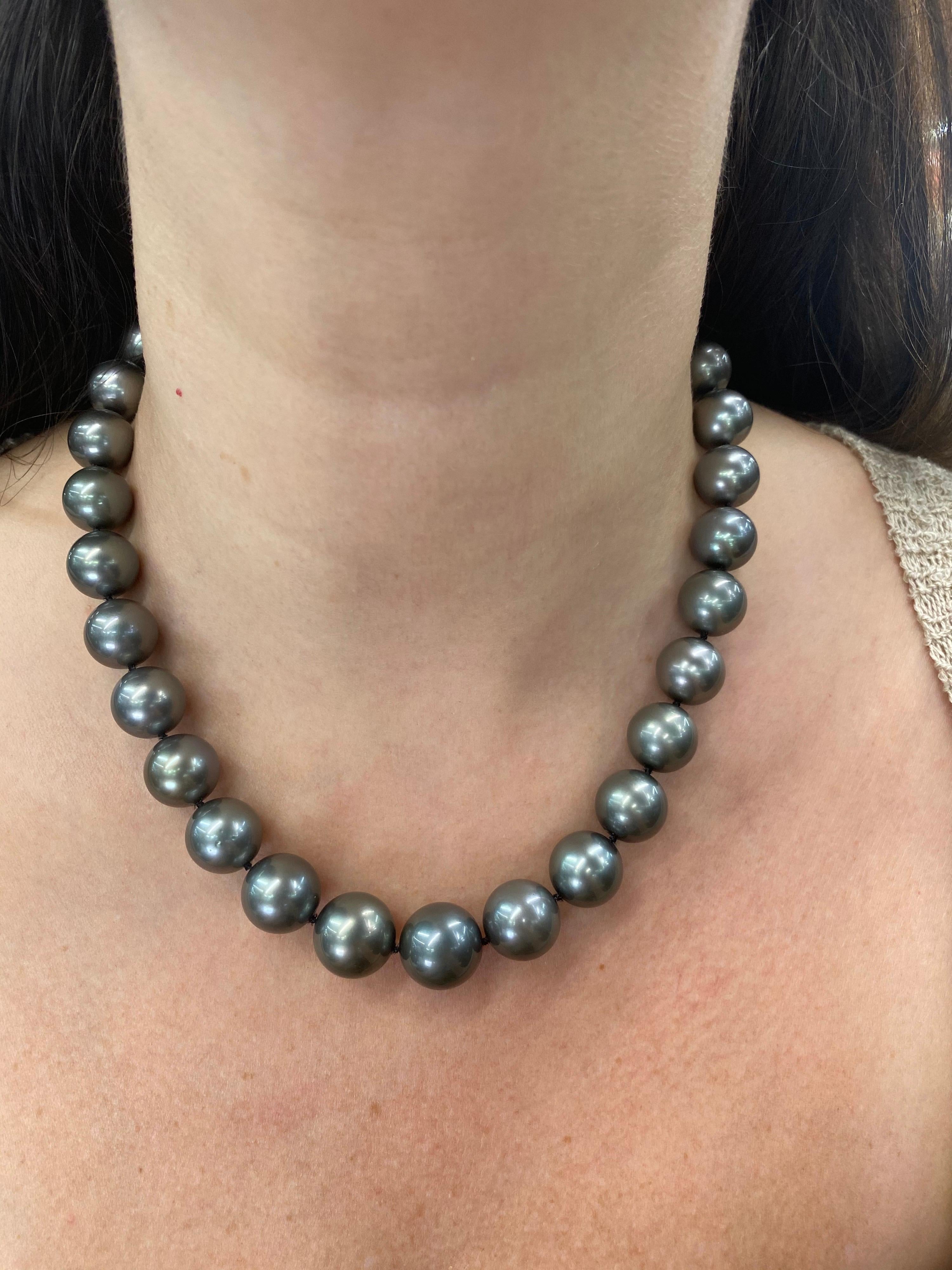 Tahitian Pearl Strand Necklace 14 Karat White Gold 2