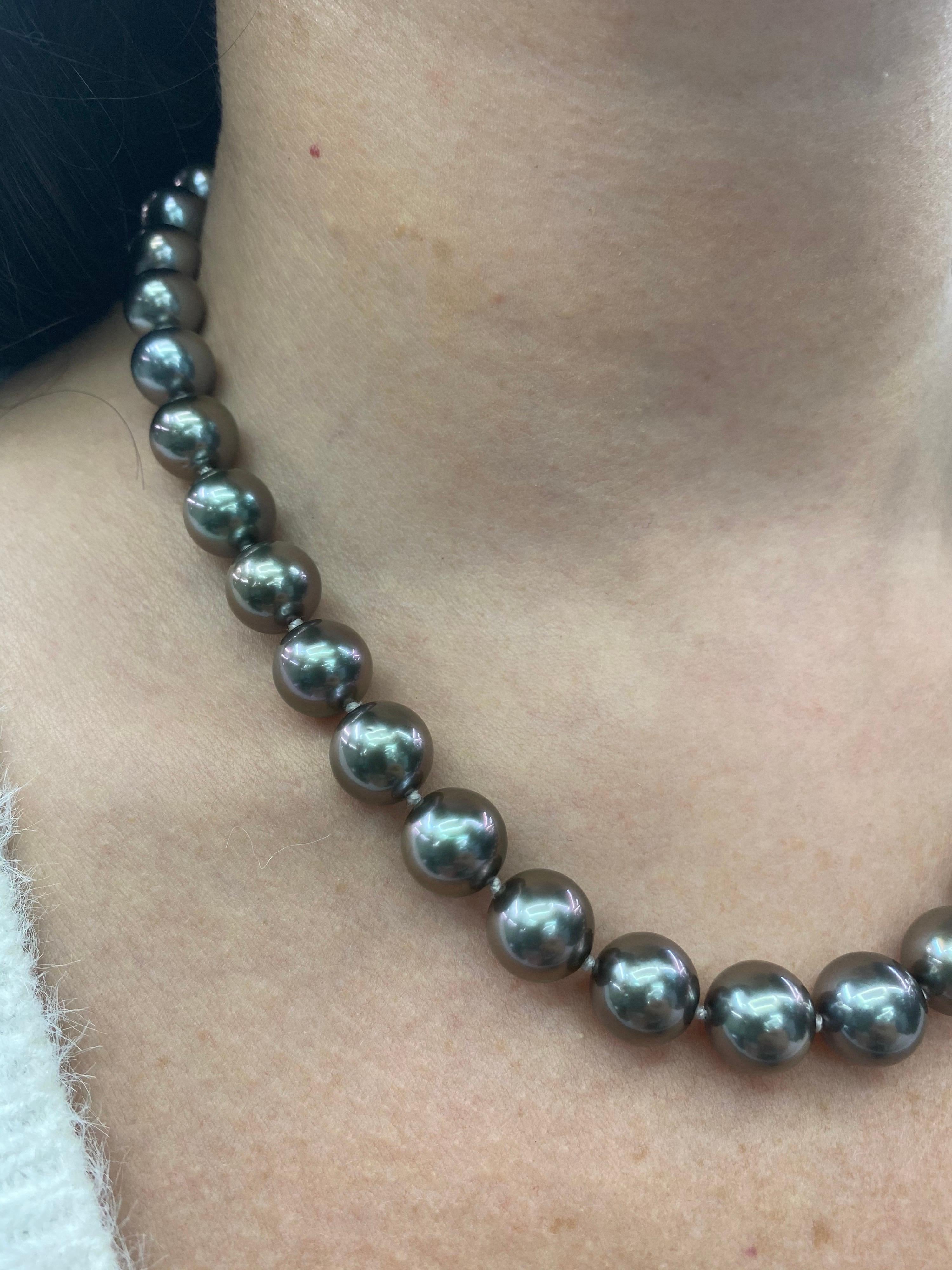 Round Cut HARBOR D. Tahitian Pearl Strand Necklace 14 Karat White Gold