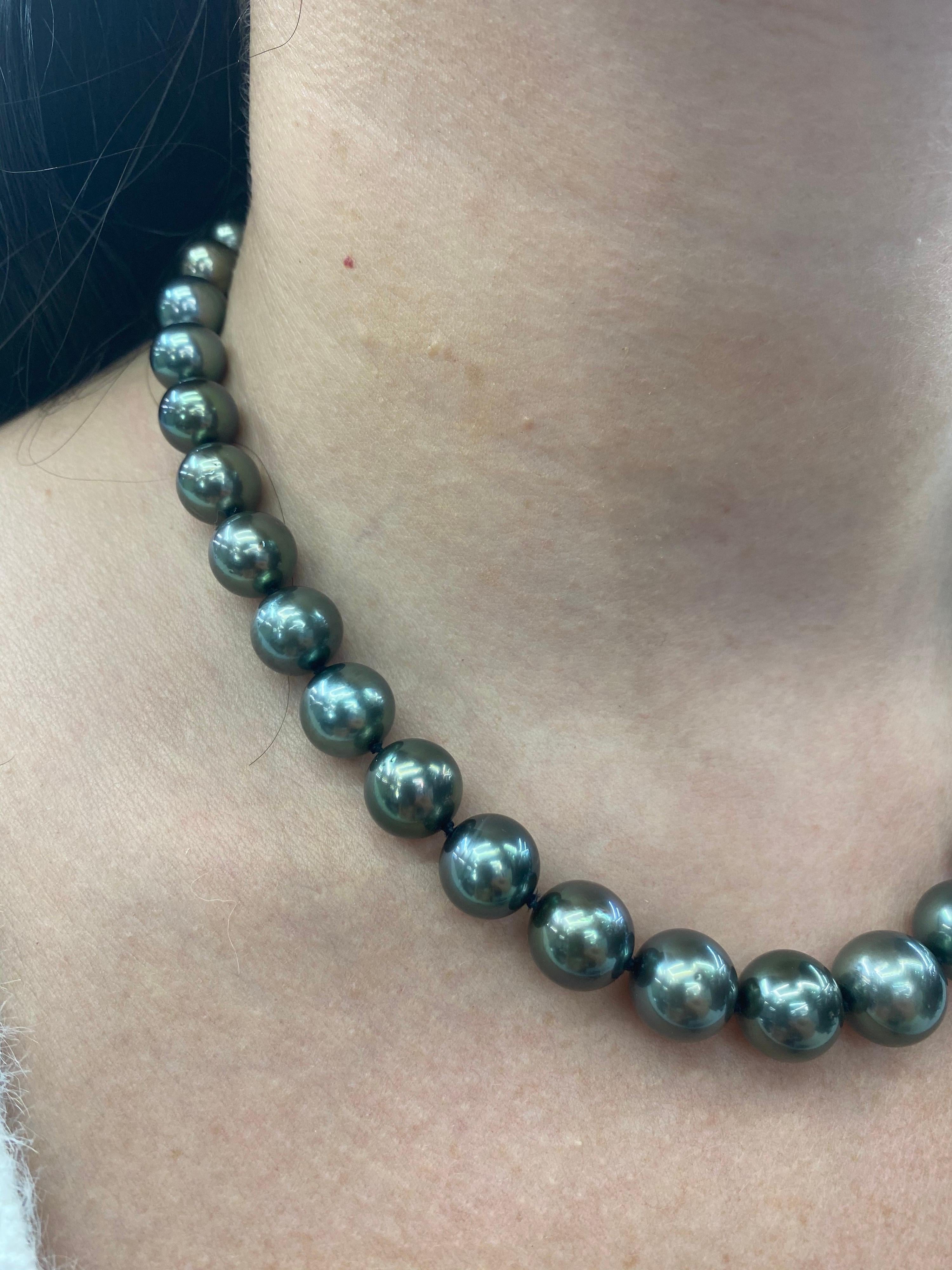 Contemporary Tahitian Pearl Strand Necklace 14 Karat White Gold